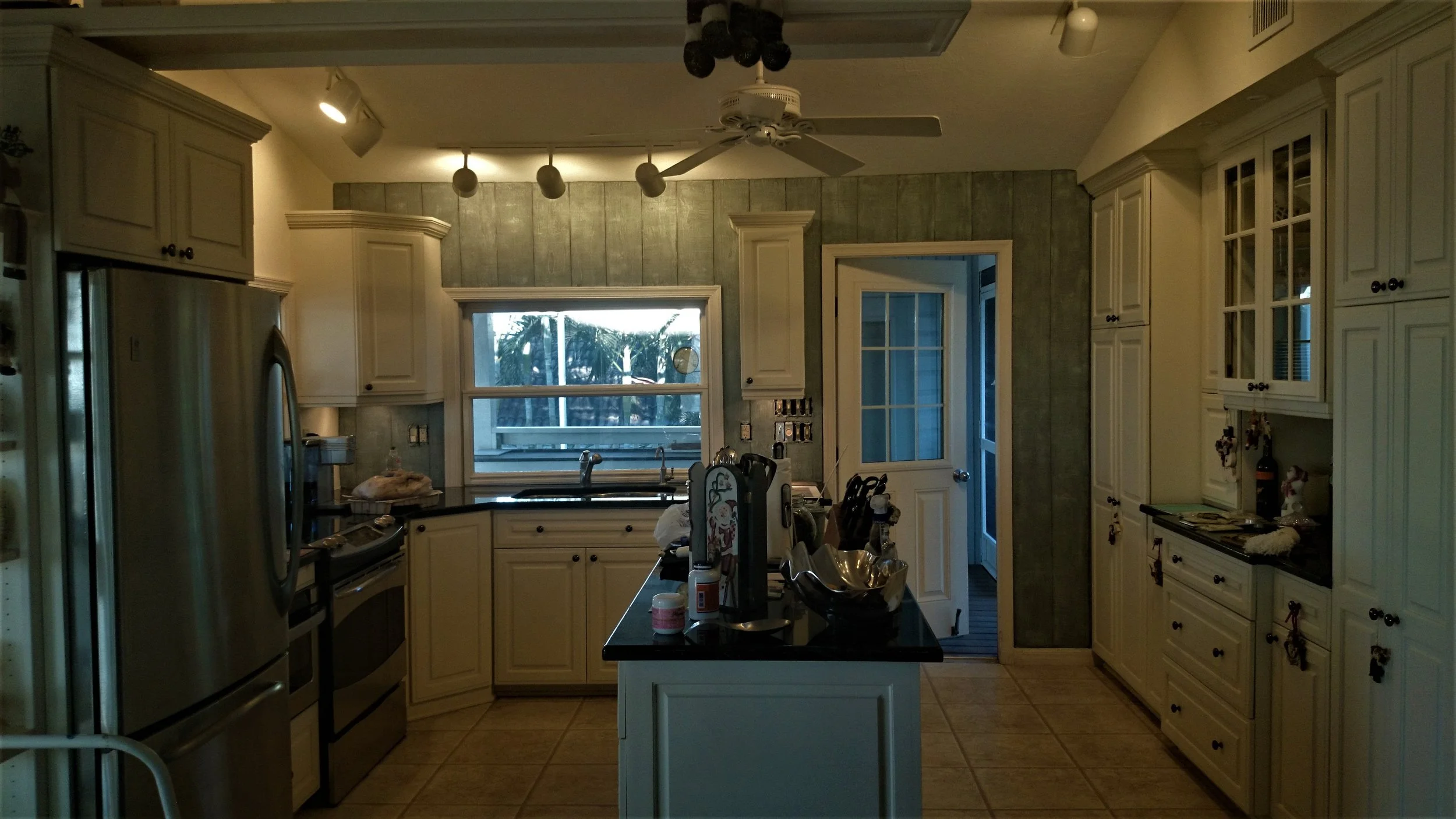 Kitchen Accent Wall-Driftwood Planks