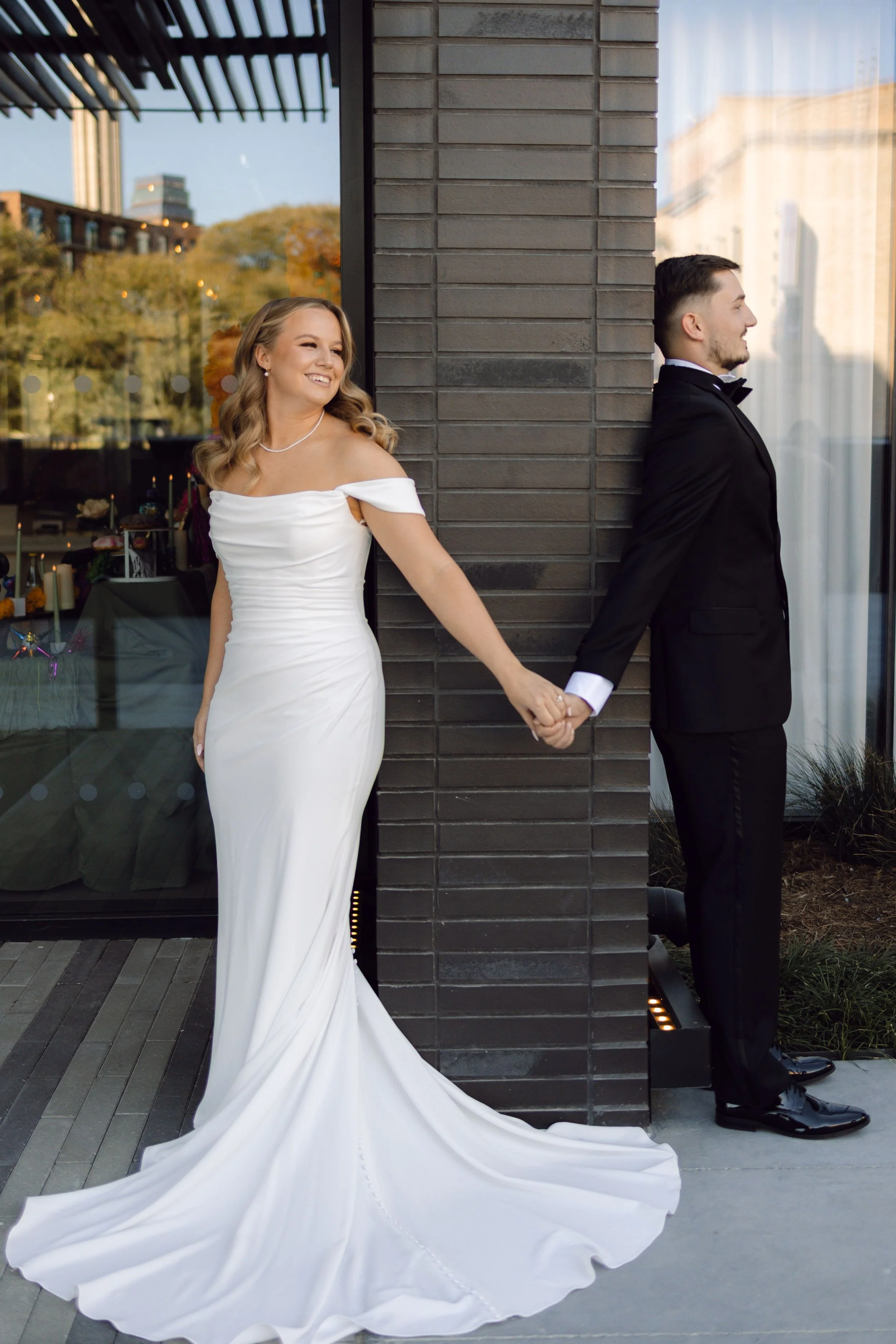 Photographer: @erica.b.photo.co
Artists: Gabrielle, Gabi