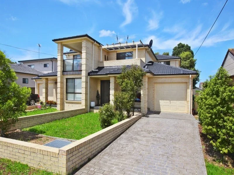 Modern House In Guildford West