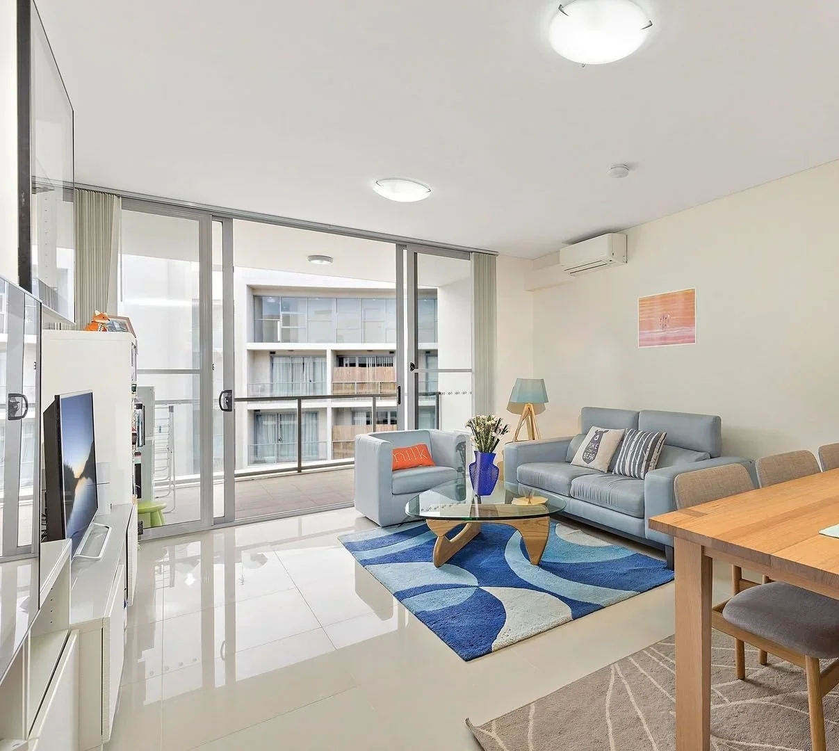 Stylish Living In The Heart Of Ashfield