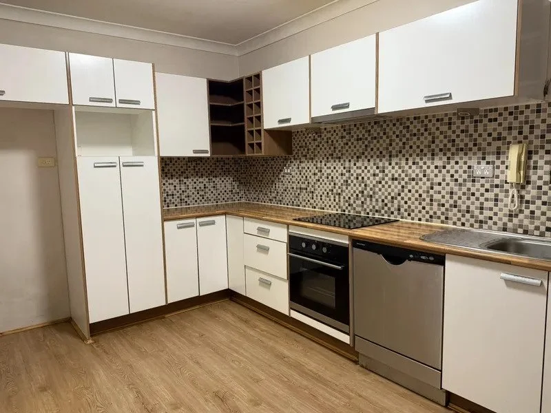 Stylish Three-Bedroom Apartment In Prime Location