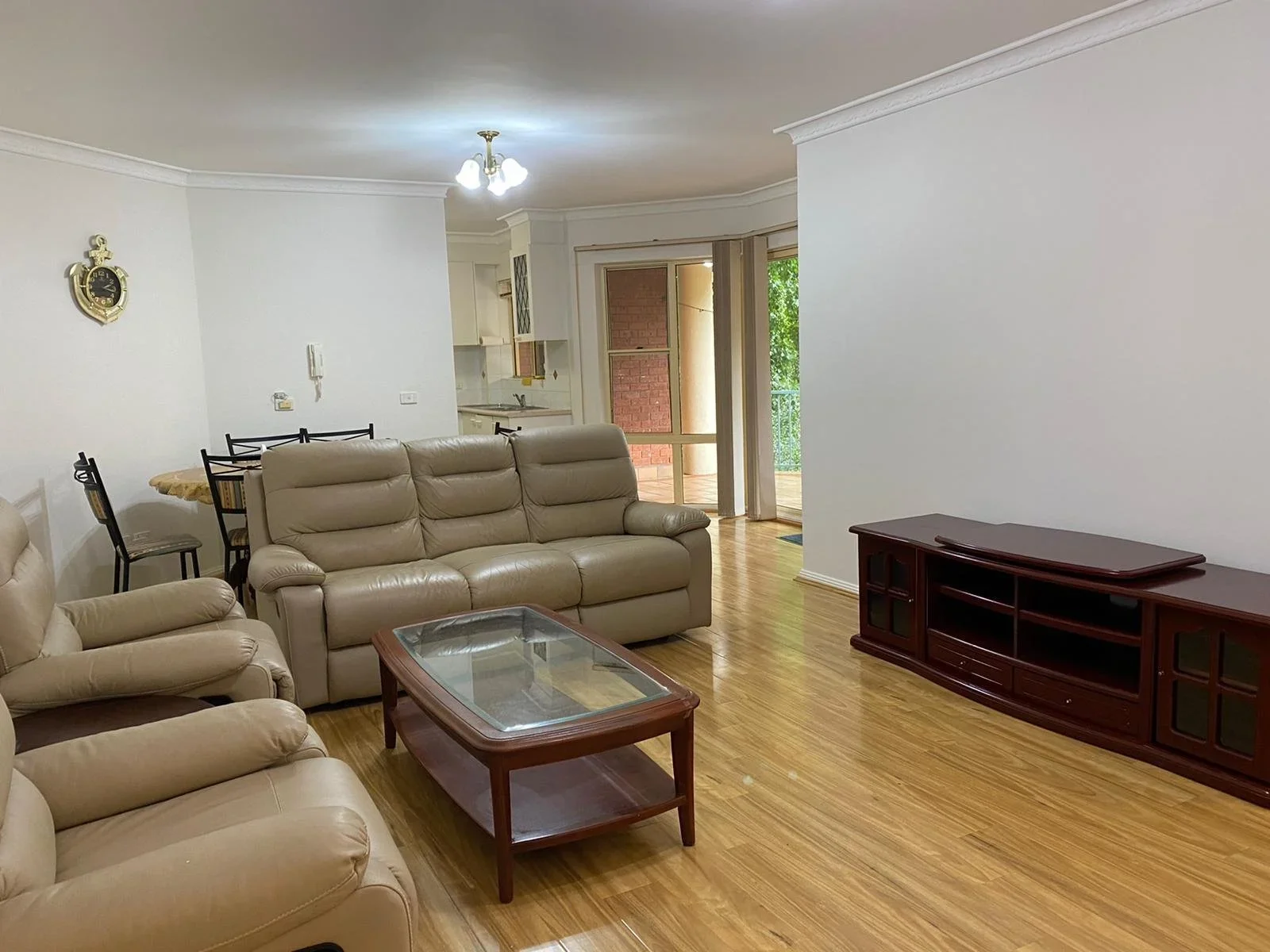 Charming Two-Bedroom Unit In Hornsby