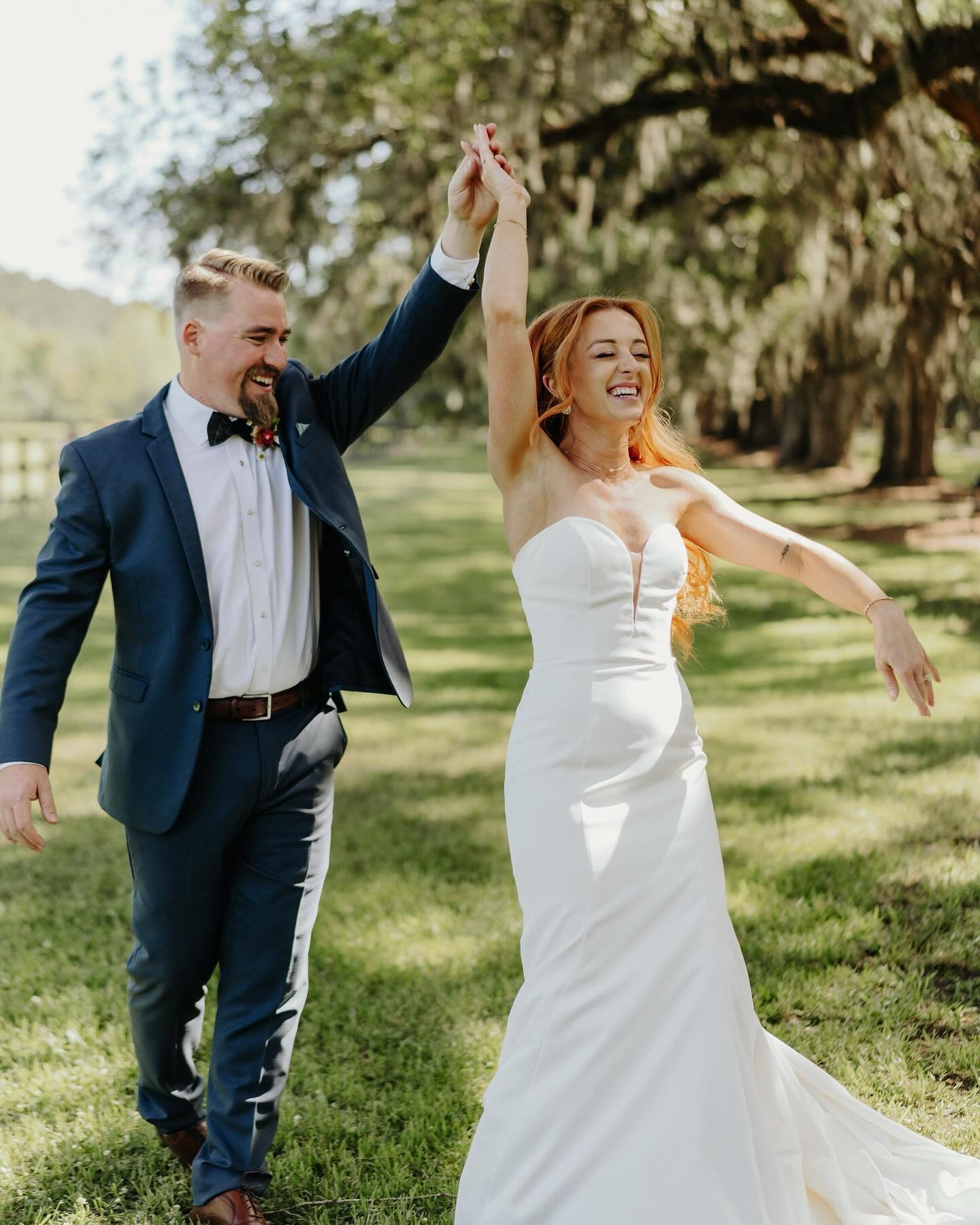 Happy first anniversary (and 2 days) to Brooke and Trevor! Cheers to many more years of laughter and now with baby Jesse!💕
.
.

Coordination: @grove.designs.co 
Photo: @carolineroro
Video: @haleysirisky.videography
Venue: @boonehallweddings
Dress: @