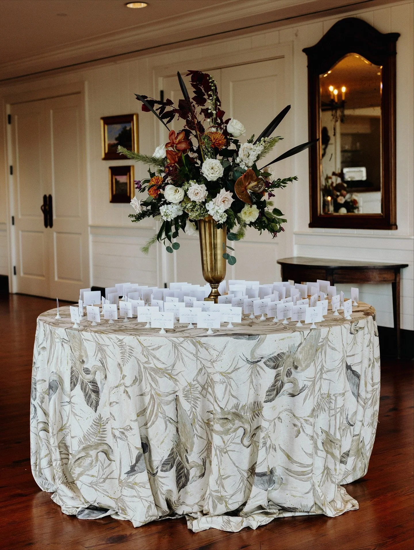 A refined welcome &mdash; layers of texture, tailored florals, and thoughtful details setting the tone for the celebration ahead🍂
.
.

Design and Coordination: @grove.designs.co 
Photographer: @carolineroro 
Venue: @thedanielislandclub 
Floral: @art