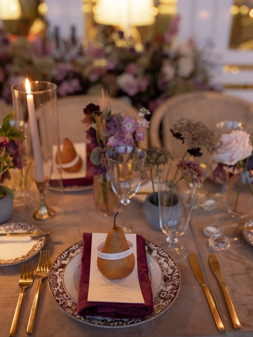 Here&rsquo;s to intentional tablescapes and the people who make them meaningful. Happy Thanksgiving!🤎
.
.
Design and Coordination: @grove.designs.co 
Photographer: @franziannika.photography 
Venue: @dunlinauberge @auberge 
Floral: @freshweddings_chs