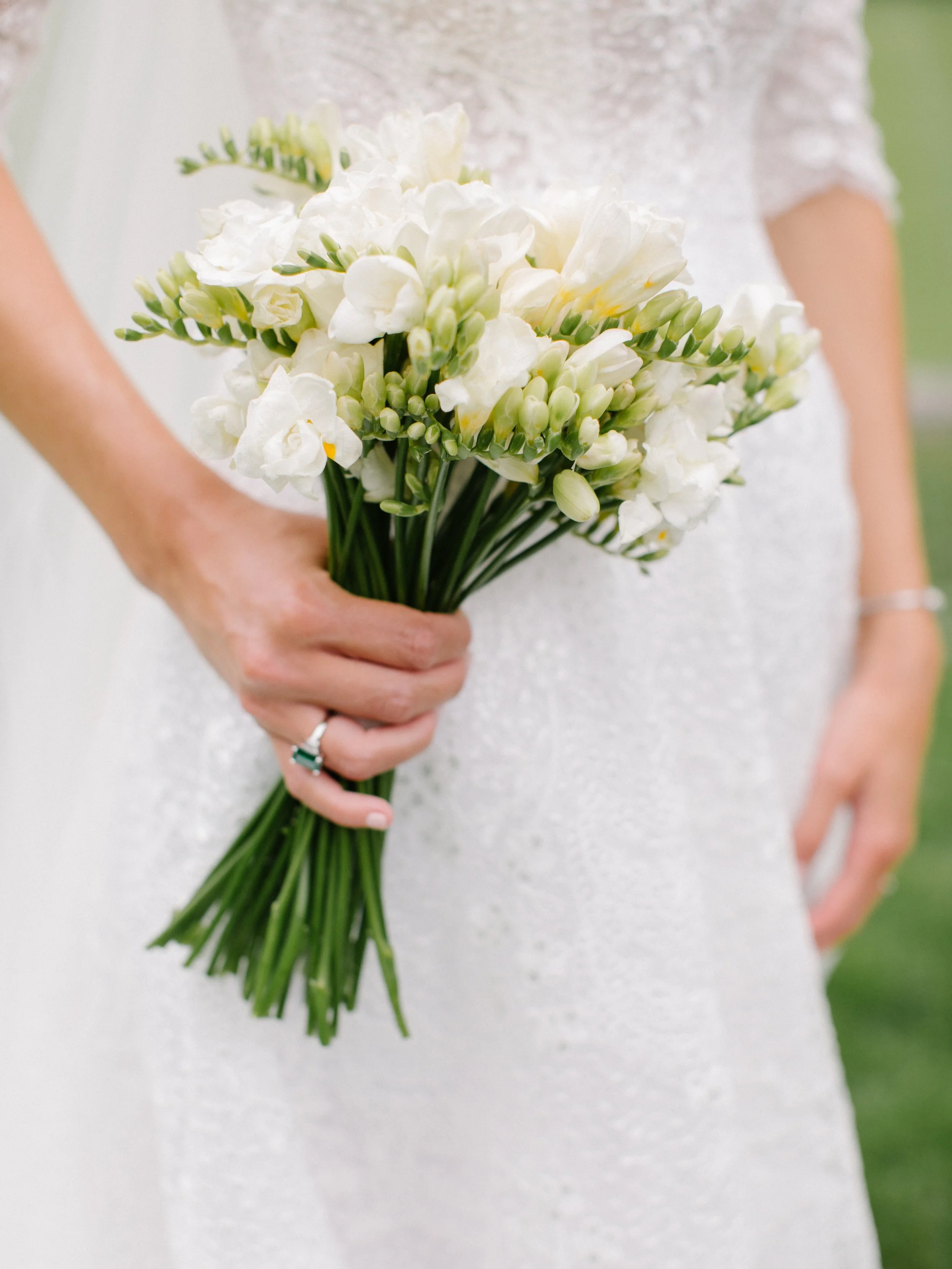 Mountain weddings and timeless details🤍
.
.
.
Design &amp; Coordination:&nbsp;@grove.designs.co
Photographer:&nbsp;@oliviagriffinphotography 
Venue: @thechattoogaclub 
Floral:&nbsp;@springvine @springvine.avl 
Dress: @reemacrawedding