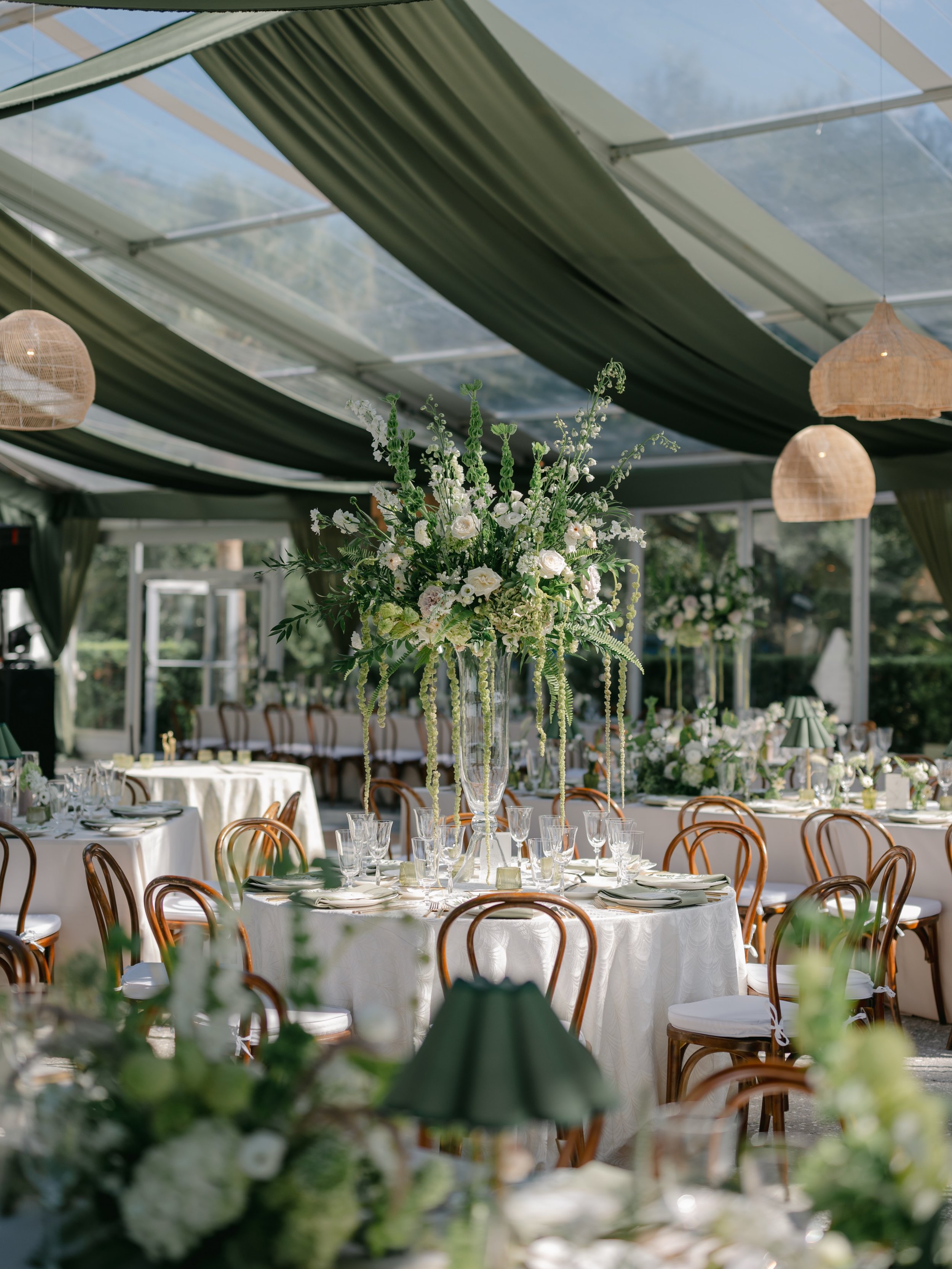 Soft greens, natural textures, gathered florals and thoughtful touches throughout - all designed to feel right at home beneath the oaks at Lowndes Grove.
.
.
.
Planning &amp; Design:&nbsp;@grove.designs.co
Photographer:&nbsp;@allison.hanson.photograp
