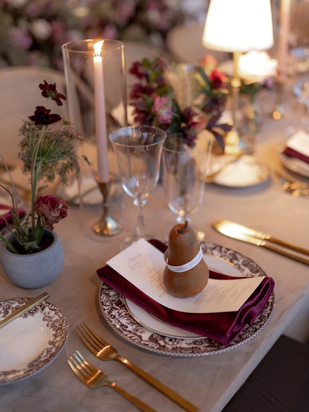 An intimate autumn celebration on the porch at The Dunlin. Romantic florals, warm candlelight, and thoughtful details at every place setting.
.
.
Planning &amp; Design: @grove.designs.co 
Photography: @franziannika.photography 
Venue, Catering, &amp;