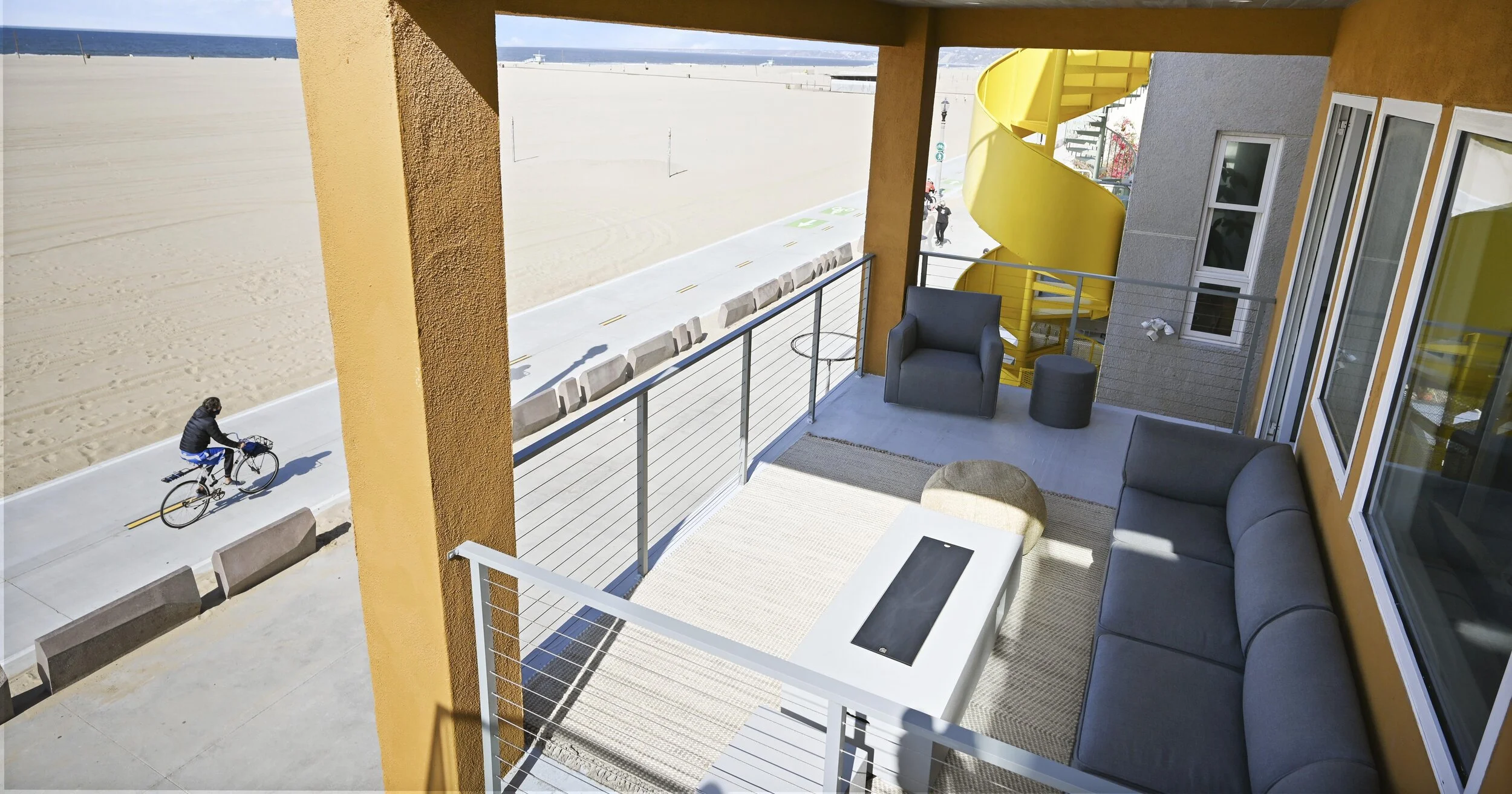 2nd floor deck area
