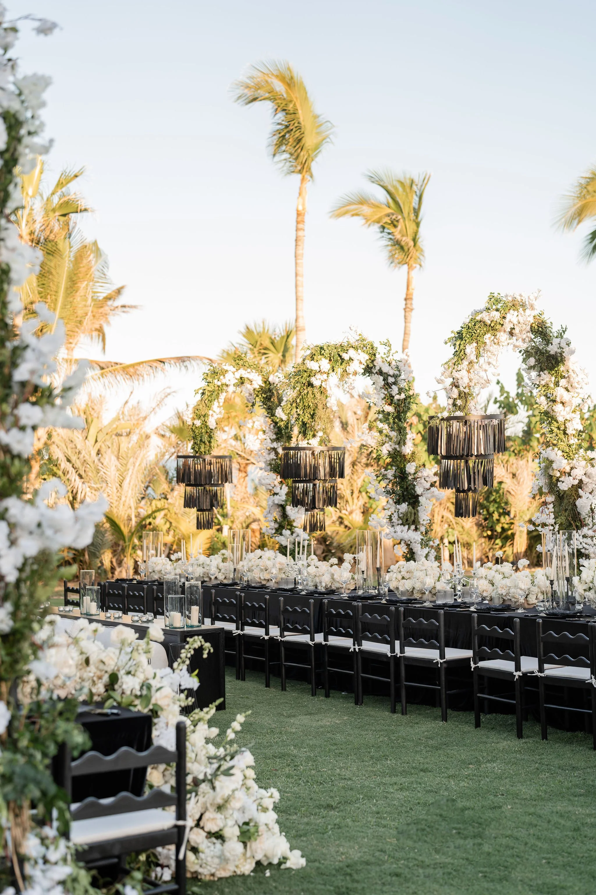 ROMANTIC BLACK & WHITE WEDDING AT ONE&ONLY PALMILLA CABO