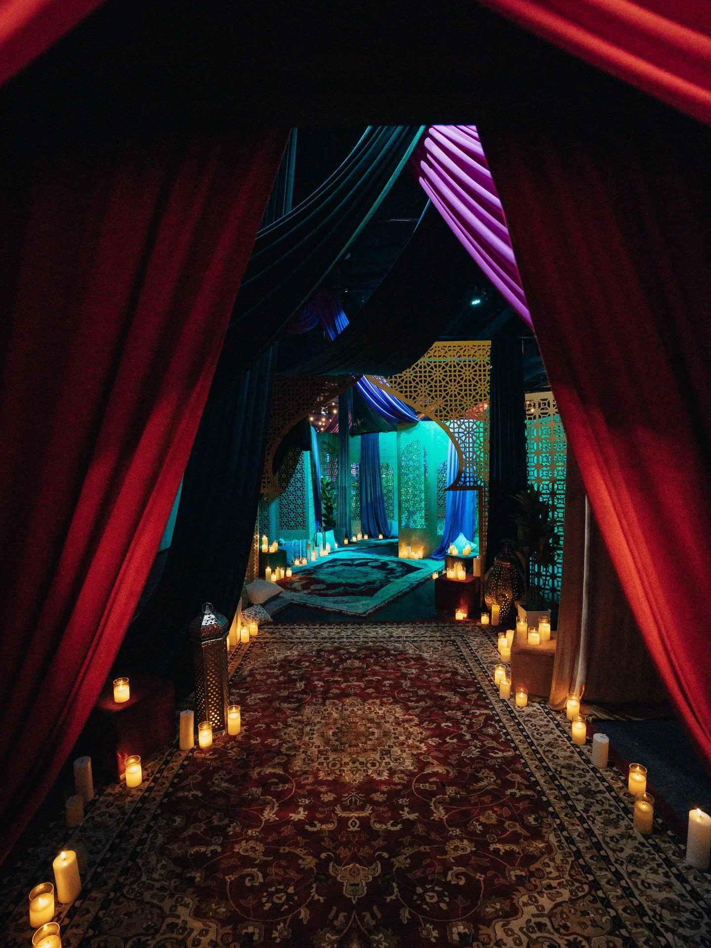 When an industrial Las Vegas warehouse becomes a jewel-toned palace and every guest steps through the veil into another world&hellip; this is the power of design. ✨

For Will&rsquo;s Arabian Nights birthday, we didn&rsquo;t decorate a room &mdash; we