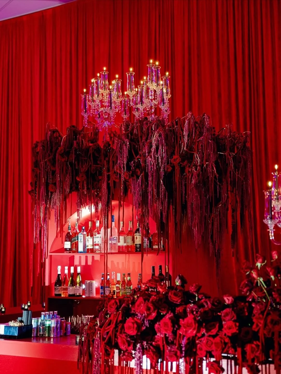 Kisses, cake, and cocktails 🍸 What more could you ask for?

This wedding has it all. A beautiful bride, gorgeous room, insane room, and the sexiest bar ever built! 

Kate &amp; Daxx Wedding Team

Wedding Planner @andreaeppolito
Venue @fontainebleaul