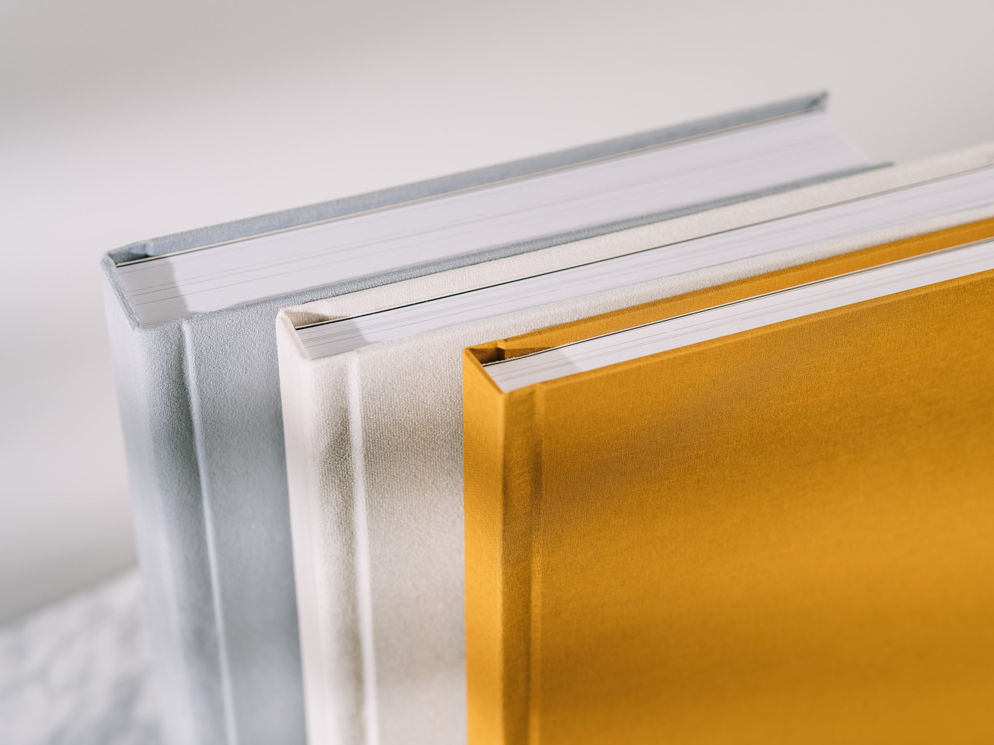 (od lewej) Eco Velvet Baby Blue, Eco Velvet Cream, Lux Honey