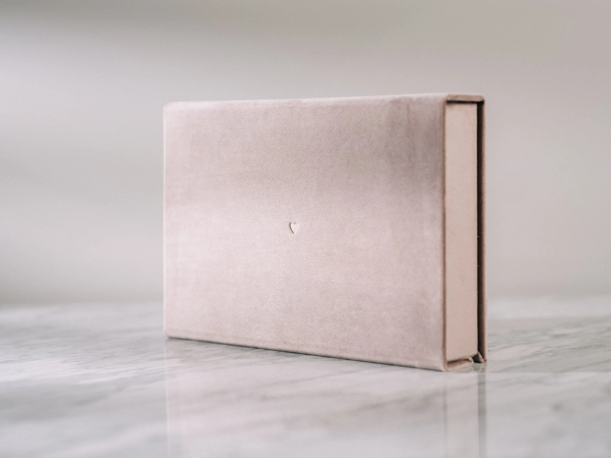 Eco Velvet Pale Rosa + tłoczenie złote