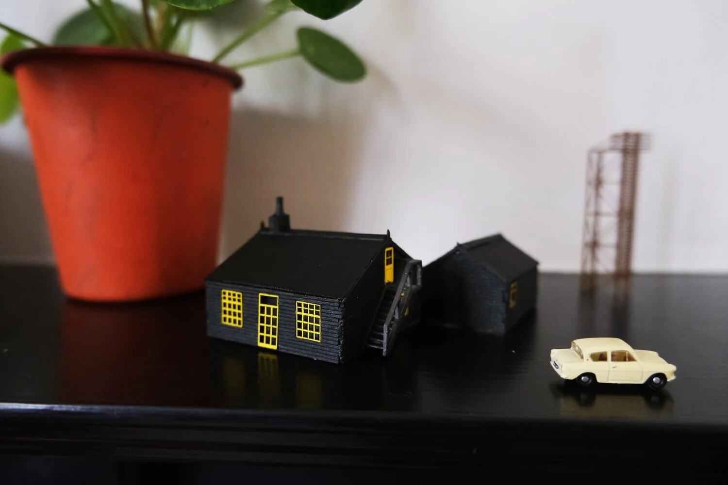 Our first N-scale model of the iconic Prospect Cottage in Dungeness! This kit comes with the addition of an artist studio attached to the back of the hut.