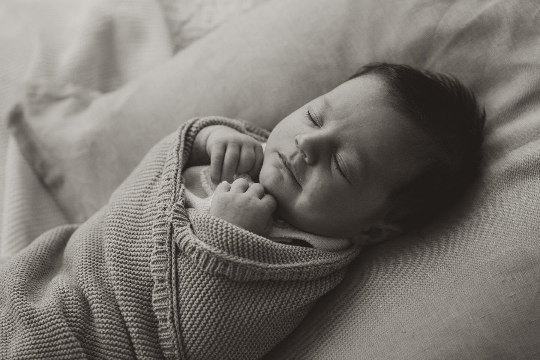 What a photo session with an unsettled baby looks like