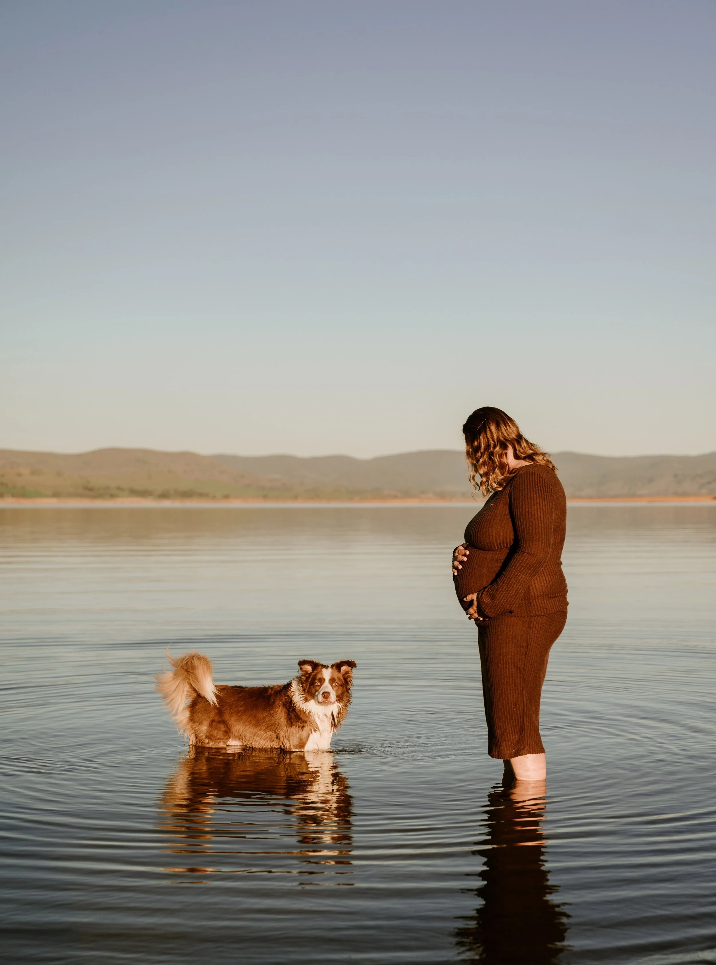 'Can I bring my dog to my maternity session?'

Yes, obviously, but only if you want them to steal the show, as Isla did here!

#alburymaternityphotography #wodongamaternityphotography #maternityphotography #alburywodongamaternity