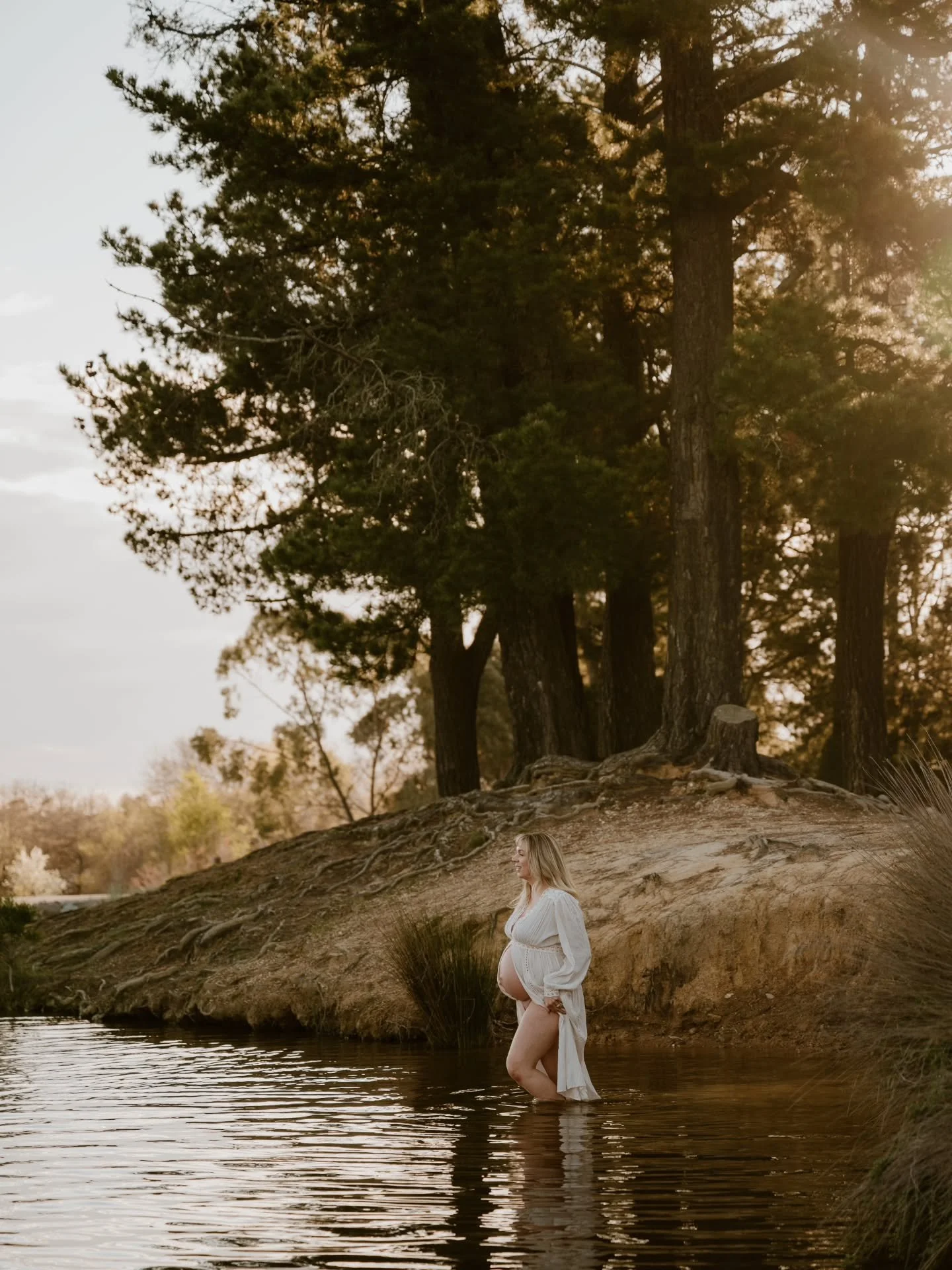 Spring time maternity photos in the water, is there anything better?

#visitbeechworth #alburywodongaphotogapher #wodongamaternity #wodongamums #alburymaternityphotographer