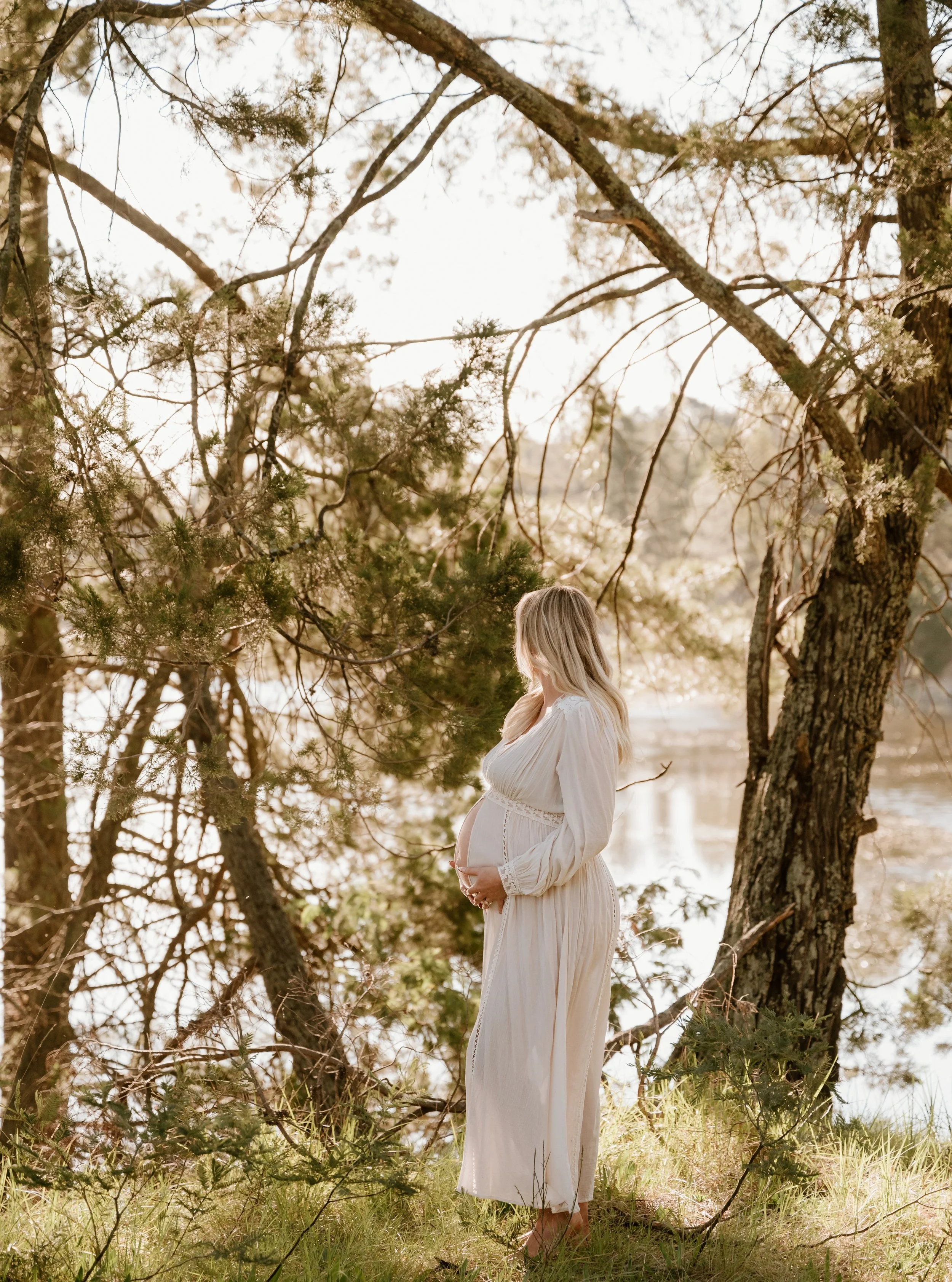 Excuse me while Renae and Aidan fill up my feed for a minute. 

This is the most romantic and magical little spot and i absolutely LOVE shooting maternity sessions here.

#wodongamaternityphotographer #alburymaternityphotographer #alburywodongamatern