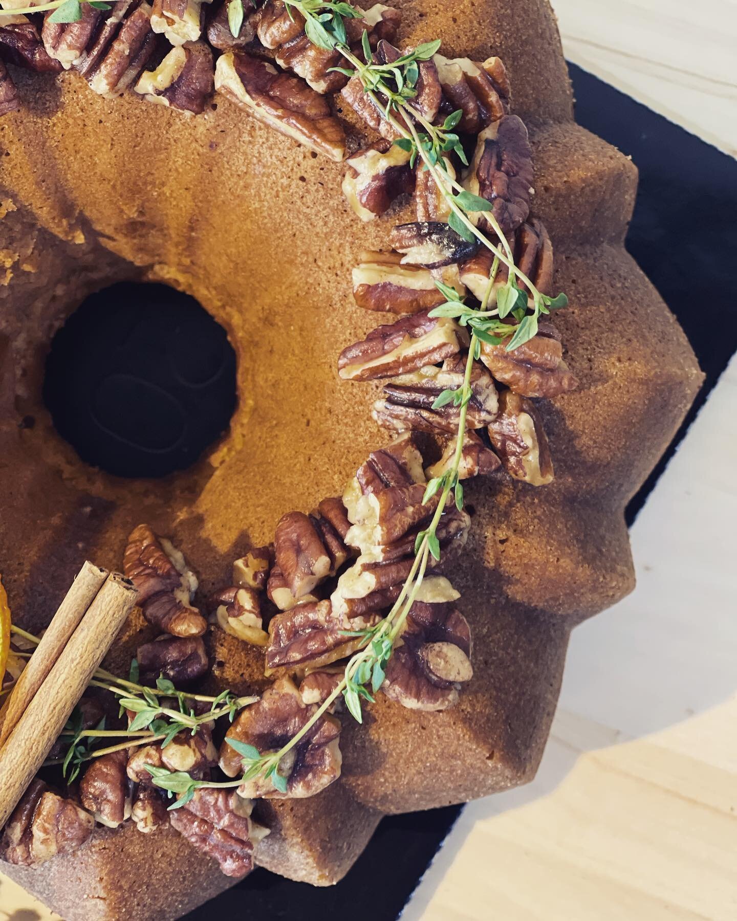 Mom-Chef Lily has surprised us with her new Vegan Rum Pecan Cake specially for the holiday season&hellip; it&rsquo;s vegan and so moist! Enjoy a slice with your tea or coffee, or order a whole cake for the family.
. . . 
Caf&eacute; Bloom Bali
coffee