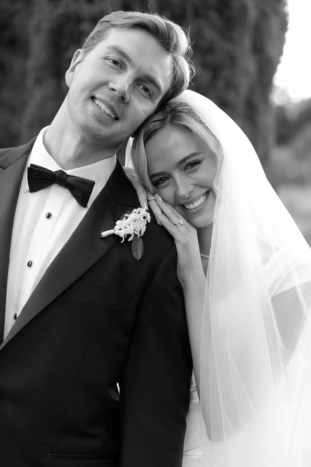 23_Georgina & James Preview-97_websize.jpg
