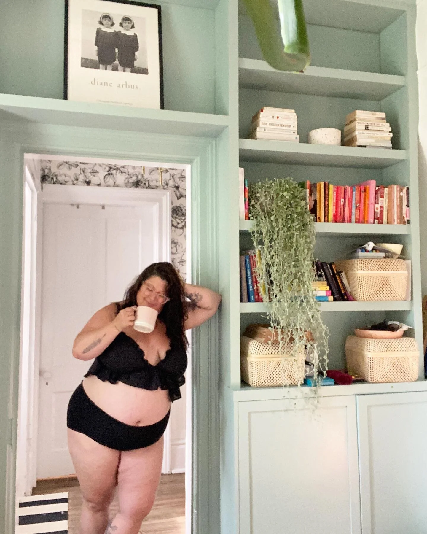 Easy like Saturday morning!!! Sunshine, endless cups of coffee, and of course your cutest lingerie. Bring on the weekend!!! 
@misfitlingerie