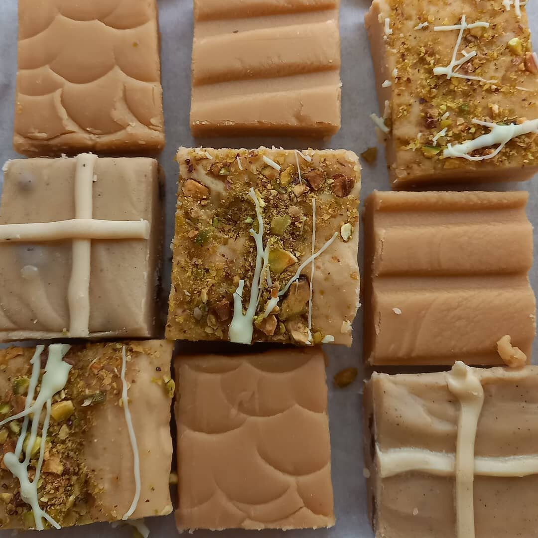 We still have some Easter Boxes available.  Send us a message to order. We have;
Pistachio
Baileys
Earl Grey
Vanilla
Chocolate Orange
Peanutbutter 
Hotcross bun (which is our welshcake flavour with a white chocolate cross) 

Order a mix of any flavou