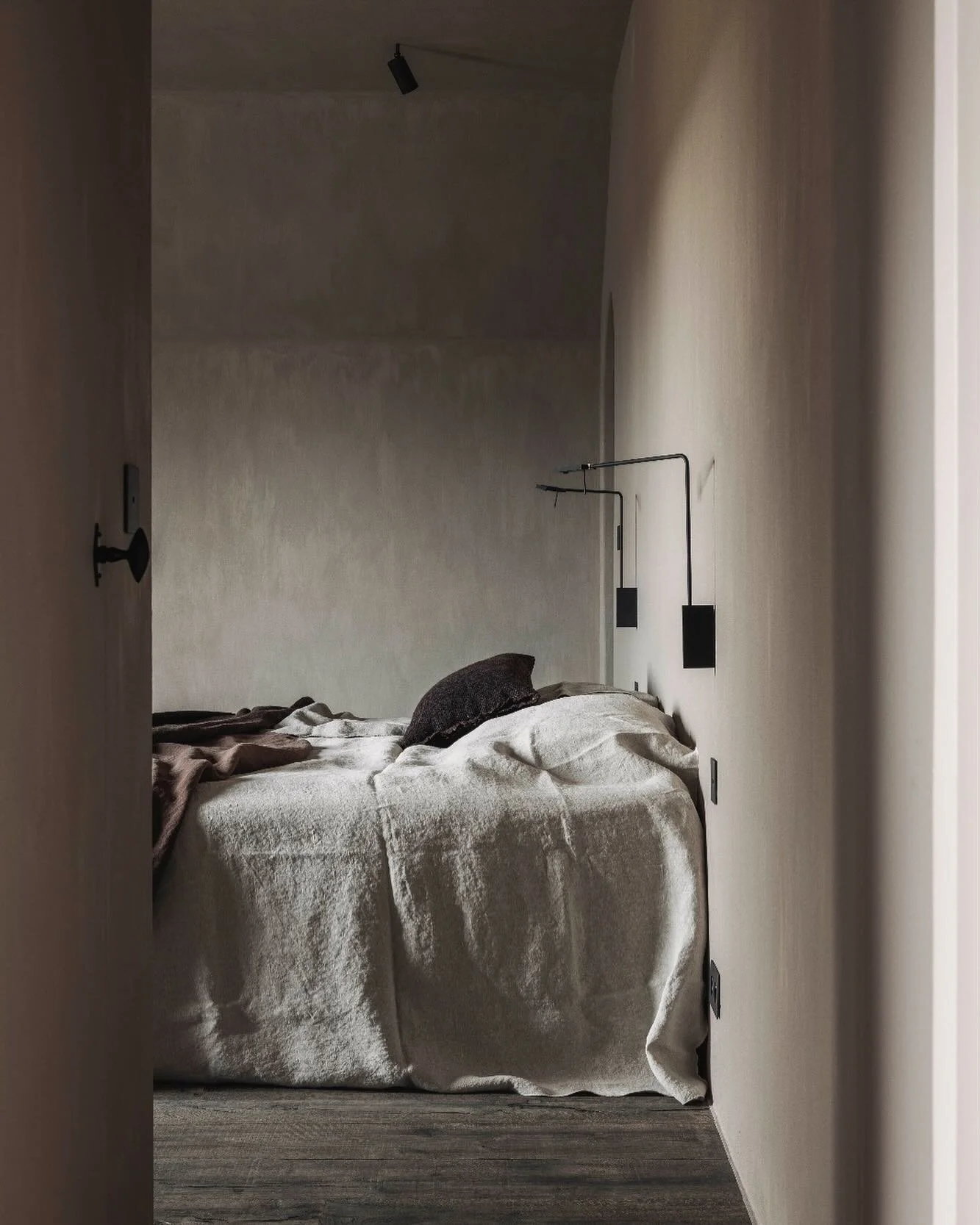 Project rb. 

Design - @vesperprojects 
Picture - @tijsvervecken.