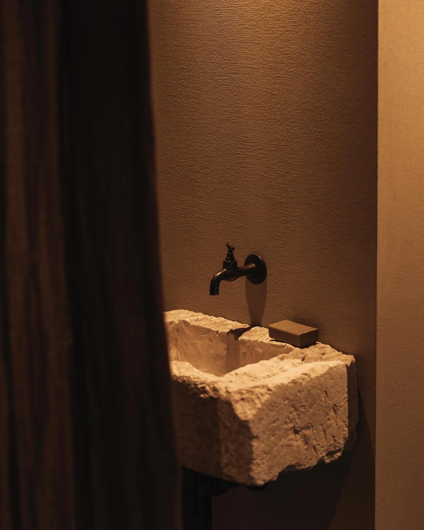 Vesper Office details

Photographer @tijsvervecken