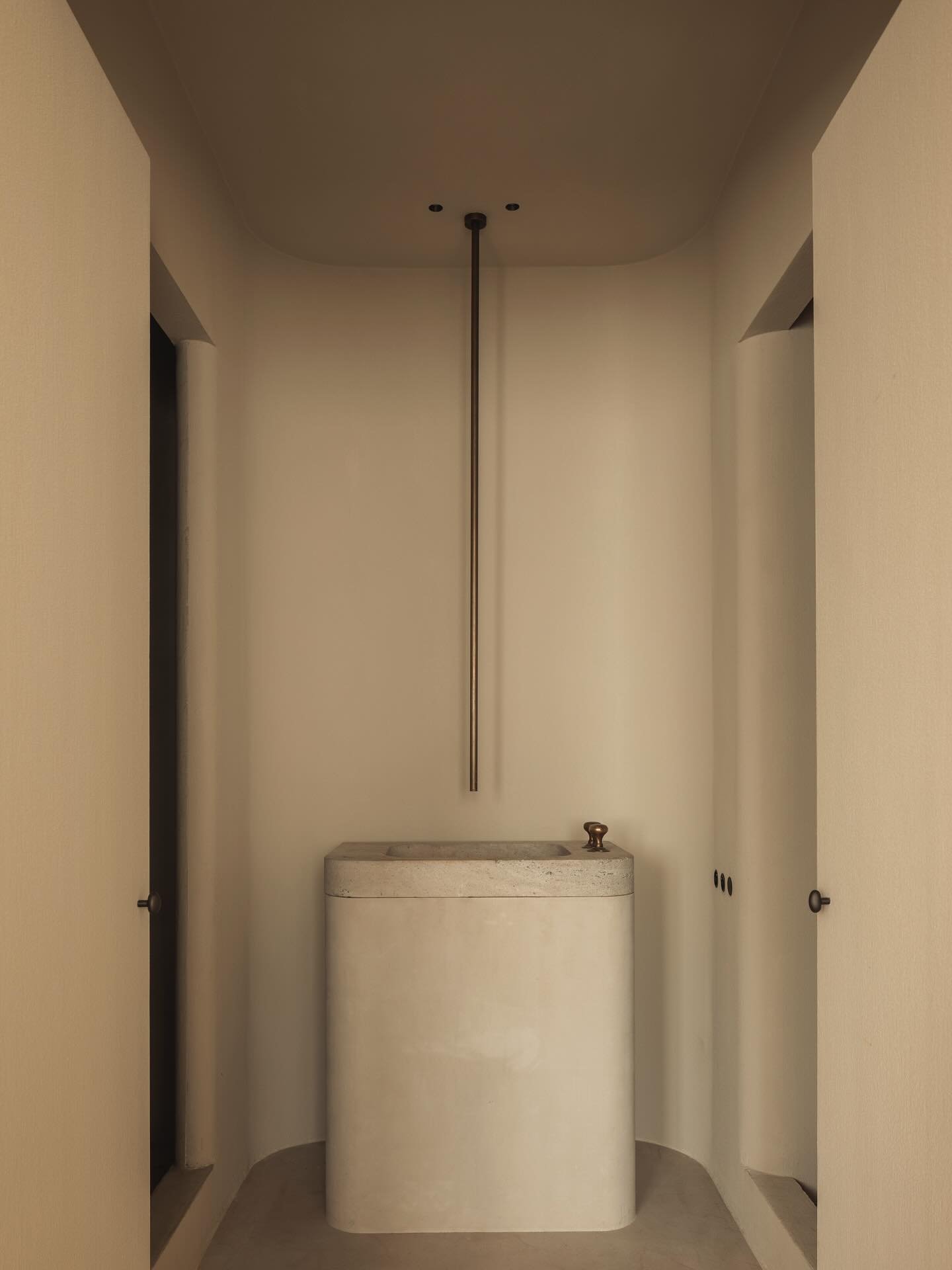 Design @vesperprojects 
Photograph @tijsvervecken