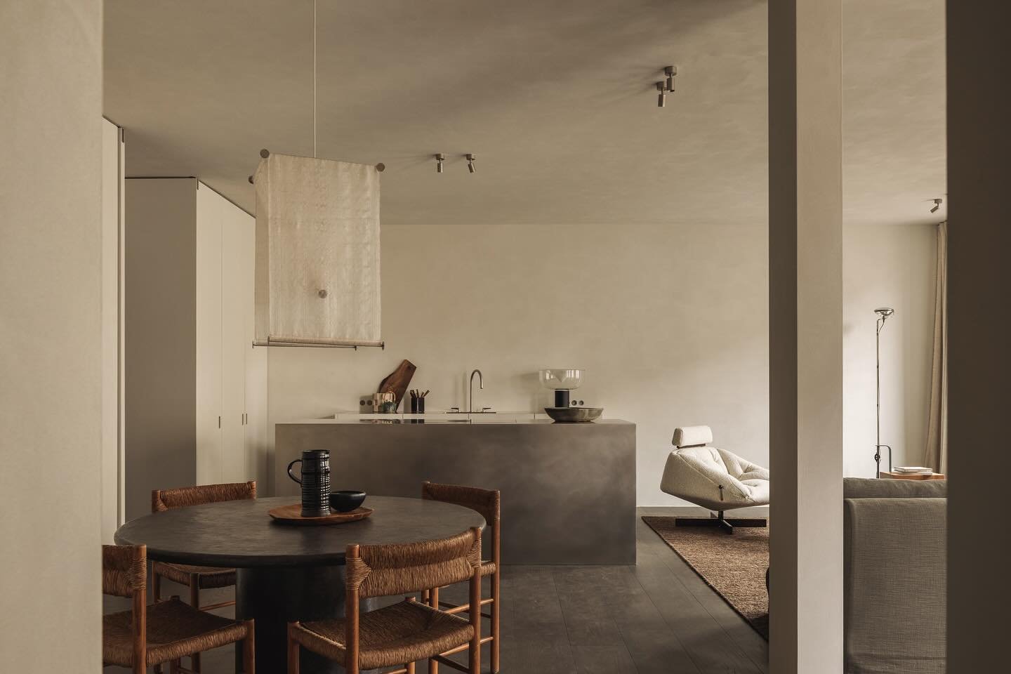 Project YD V

Vesper : interior architect 
Vive ma maison : interior design - materials, furniture &amp; fabrics 
Photograph @tijsvervecken tijsvervecken