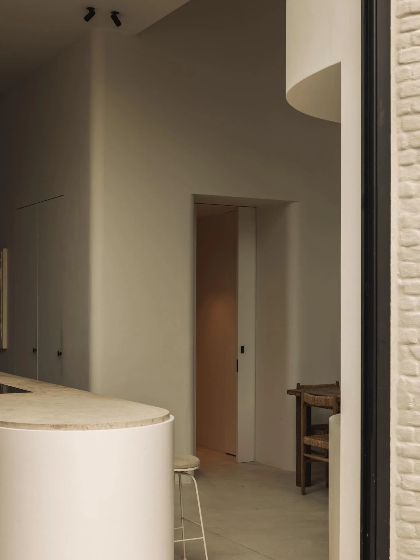 Project HL hub.

Design @vesperprojects 
Photograph @tijsvervecken