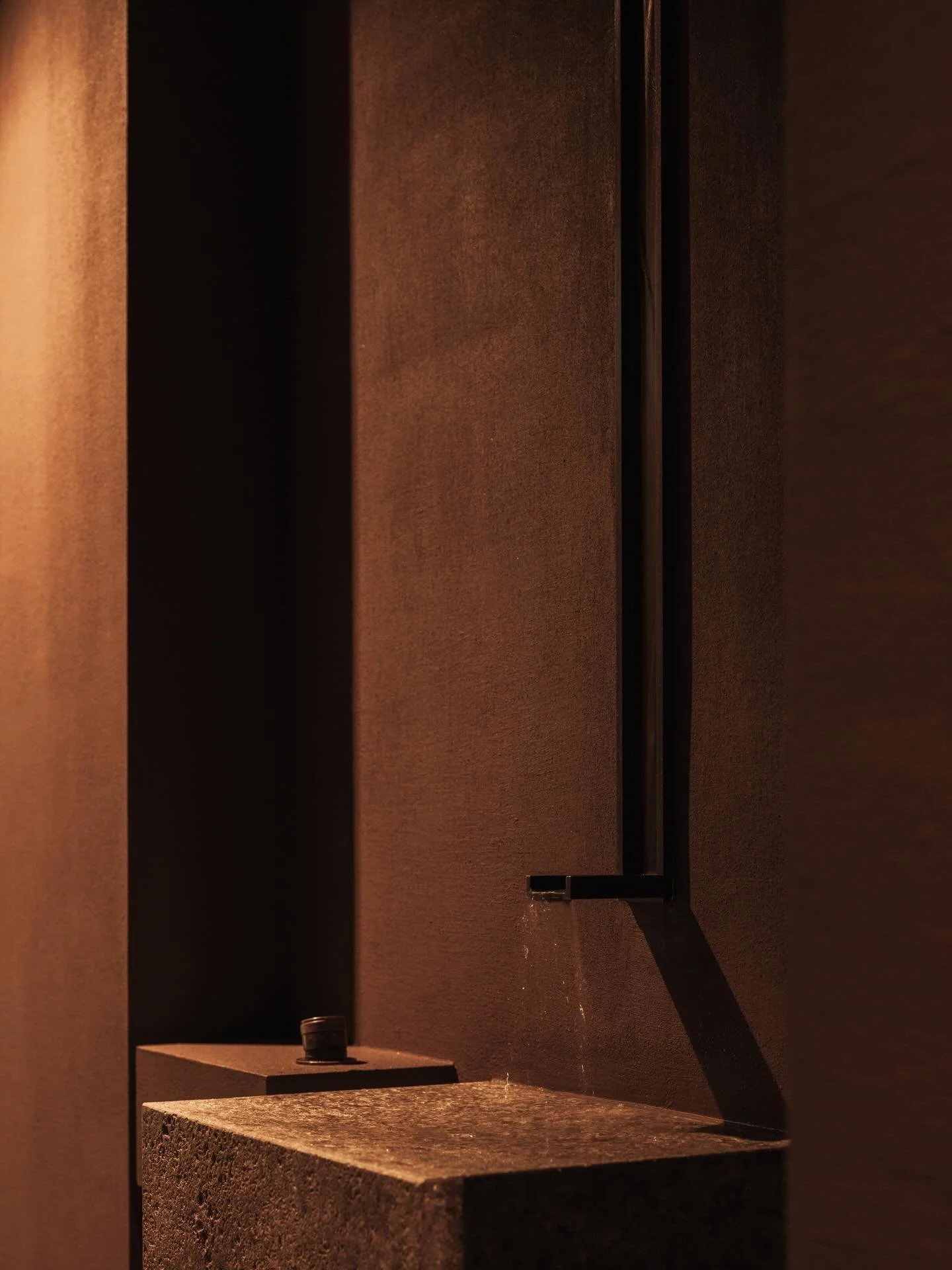 Vesper Office - guest toilet

Interior Design @vesperprojects 
Photographer @tijsvervecken