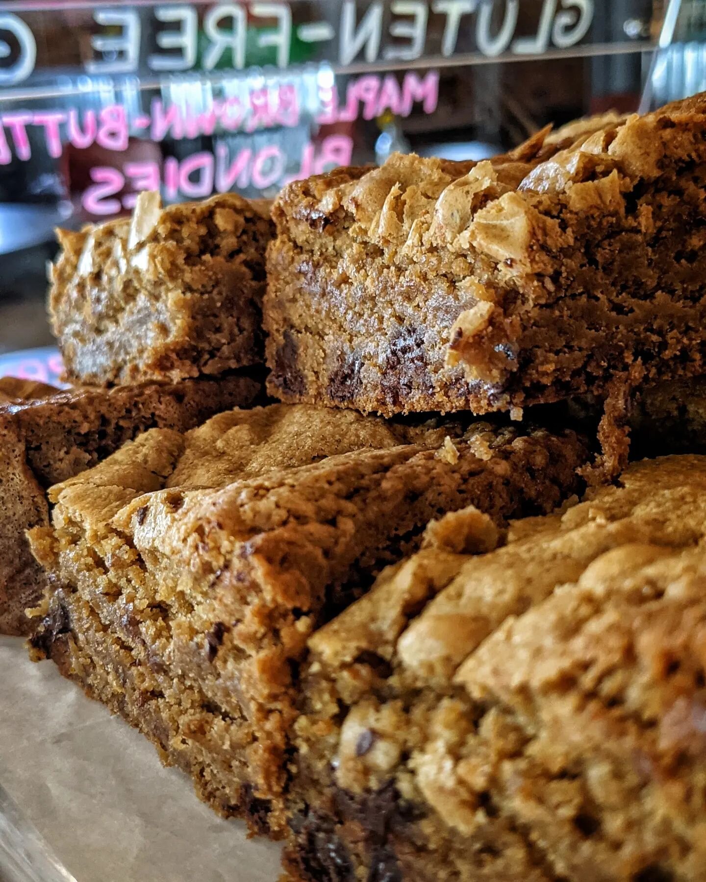 Oh, and we have a quad batch of fresh baked maple brown-butter blondies.

Don't you want to just smash one into your face?