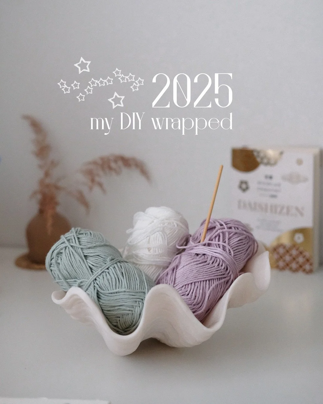 My DIY wrapped 2025 ✨. Det h&auml;r &aring;ret har en kreativ blockad raserats - mycket tack vare min och @felicia.st bokklubb 🧚. Jag har funnit ett nytt intresse - virkning! B&auml;sta investeringen att g&aring; kurs med @emmainavirkar 🫶. H&aring;