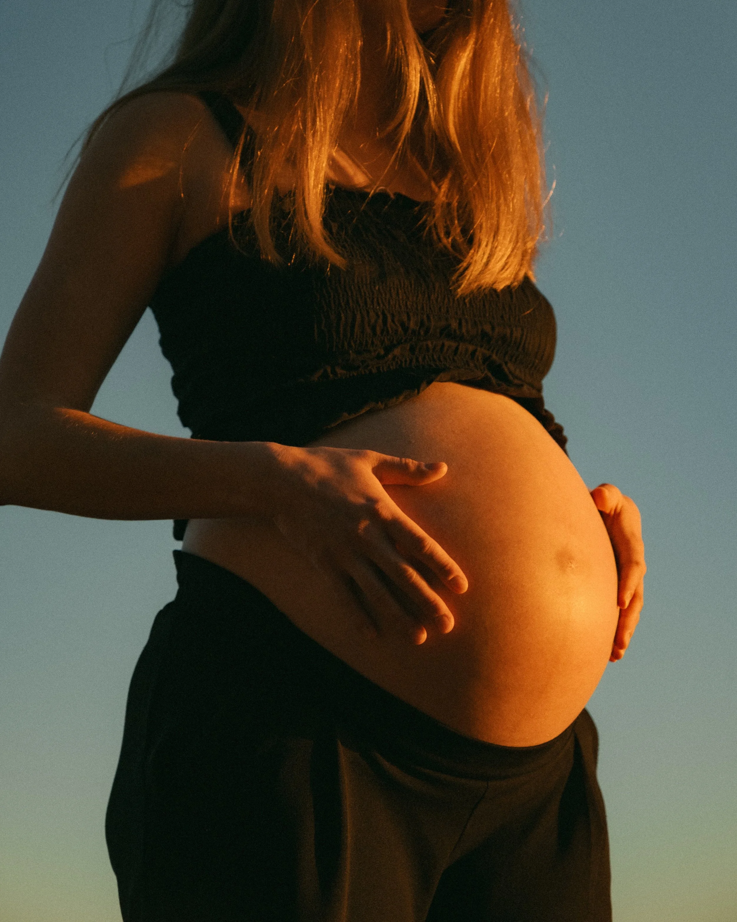 The miracle of growing a new life 🤎🌱✨

#pregnancyphoto #gravidfoto #gravidfotograf