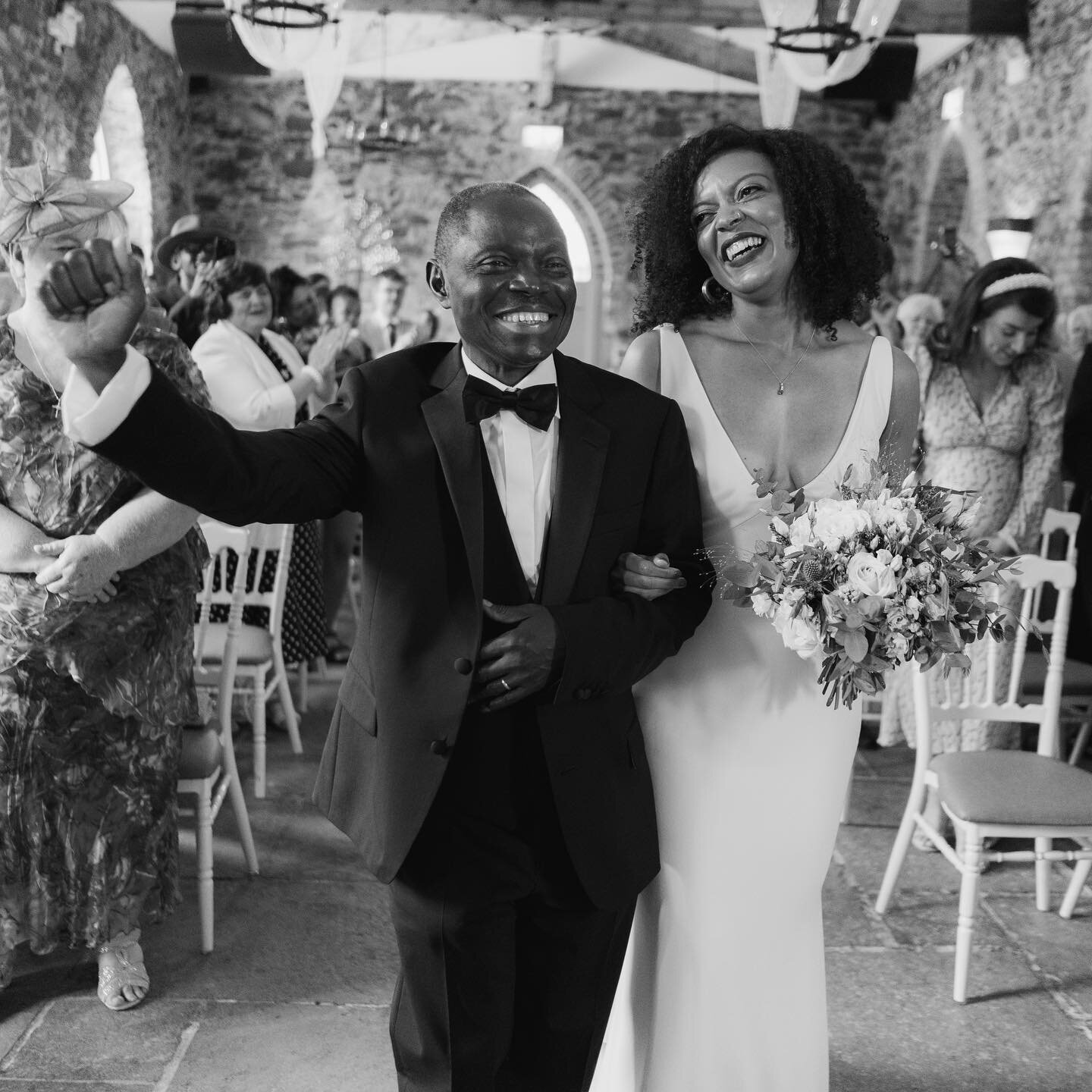 The Irish Wedding Part.3 - The ceremony 

The only word I can use to describe our wedding ceremony is JOYFUL! 

We had the most amazing gospel choir sing for us and when I was walking down the aisle, it was just so magical. 

Seeing all our loved one