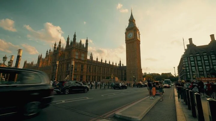Frames from London🇬🇧

Color Graded with @phantomluts &amp; @filmconvert 

Producer/Director: @dir.matt 
Director of Photography: @varianography 
PA: @morgan__cartlidge 

Agency: @paperboymediagroup 

#corporatedocumentary #directorofphotography #ci