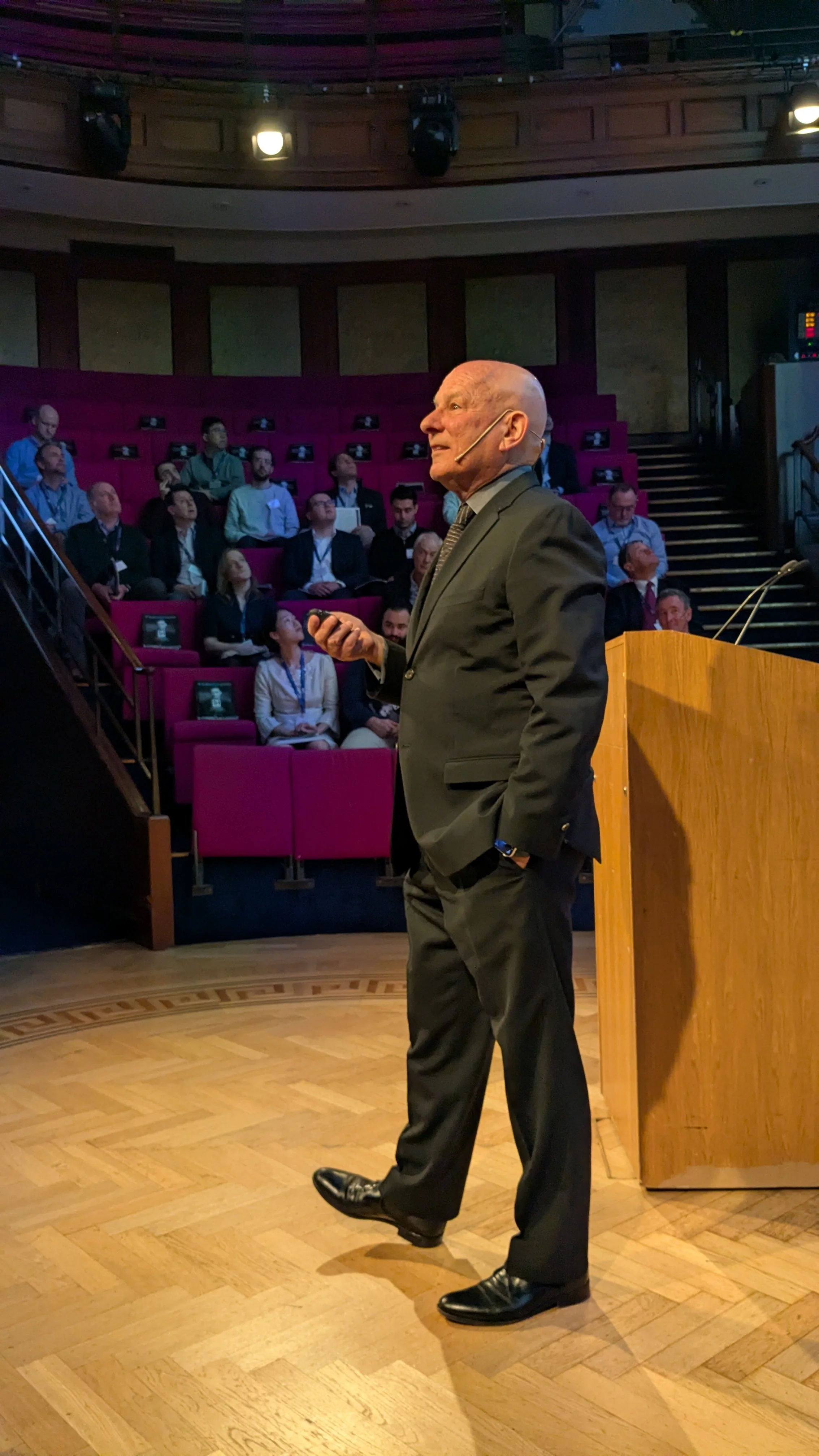 02 Moshe_s Keynote.jpg
