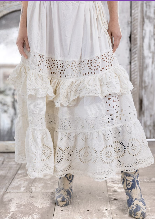 MP skirt 197 eyelet Pissarro skirt True 525. front.png