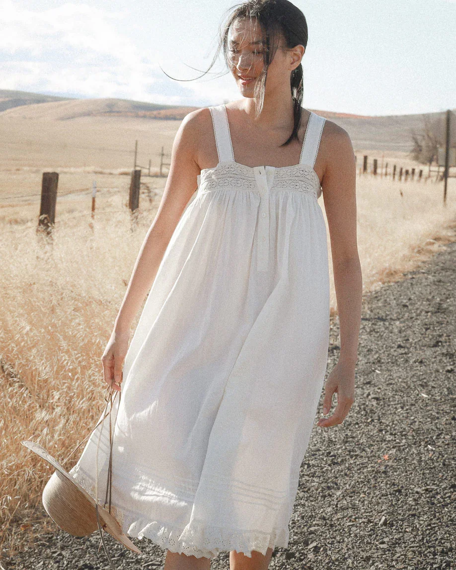Atelette-Andes-Dress-22_a8d9d42b-0a93-41de-aaa9-29b2e4d04ce4.jpg.webp