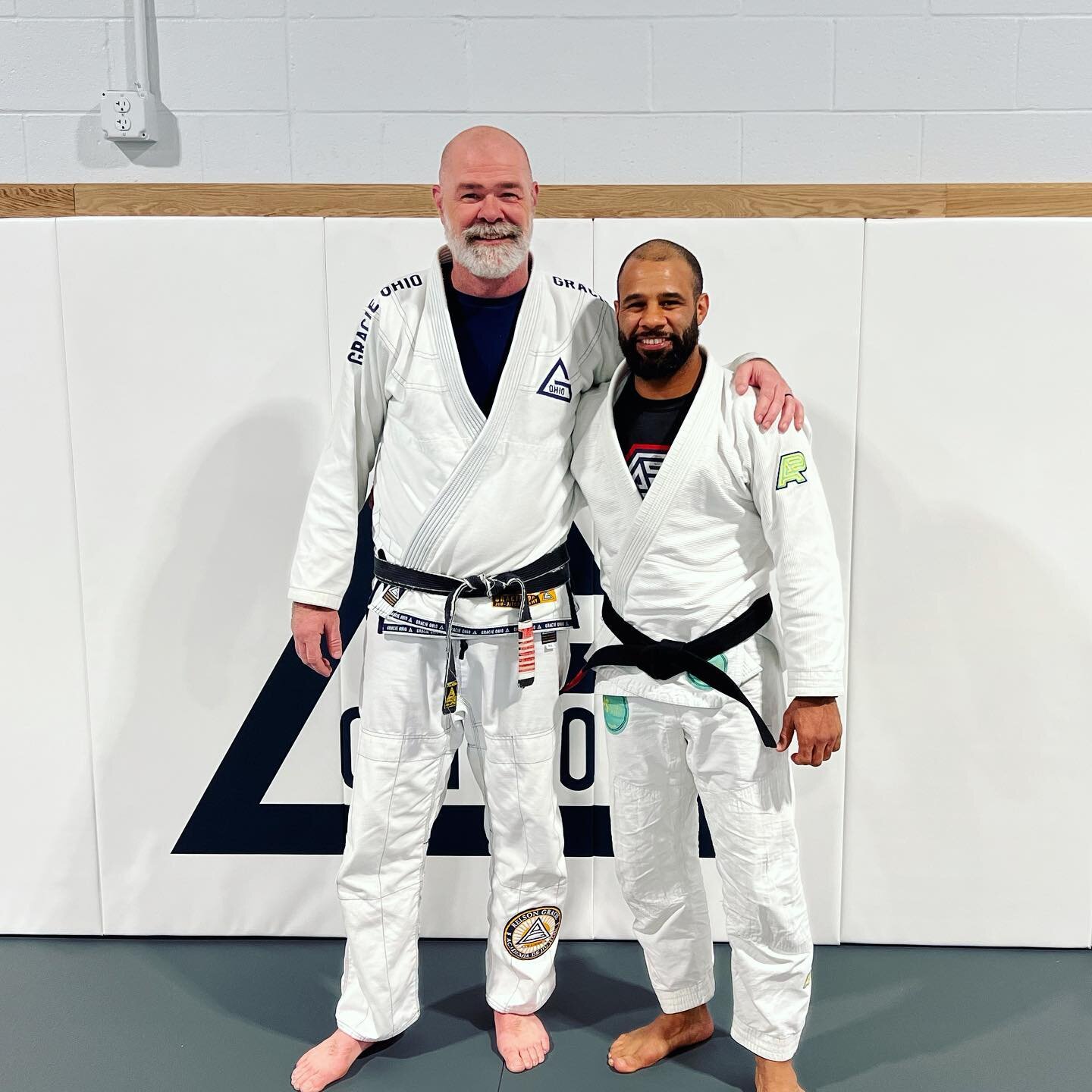 Thanks @vitoroliveirabjj for stopping in tonight! Always a pleasure spending time with you. 🥋👊🙏 
#jiujitsu #columbusjiujitsu #gracieohio #ronintrainingcenter