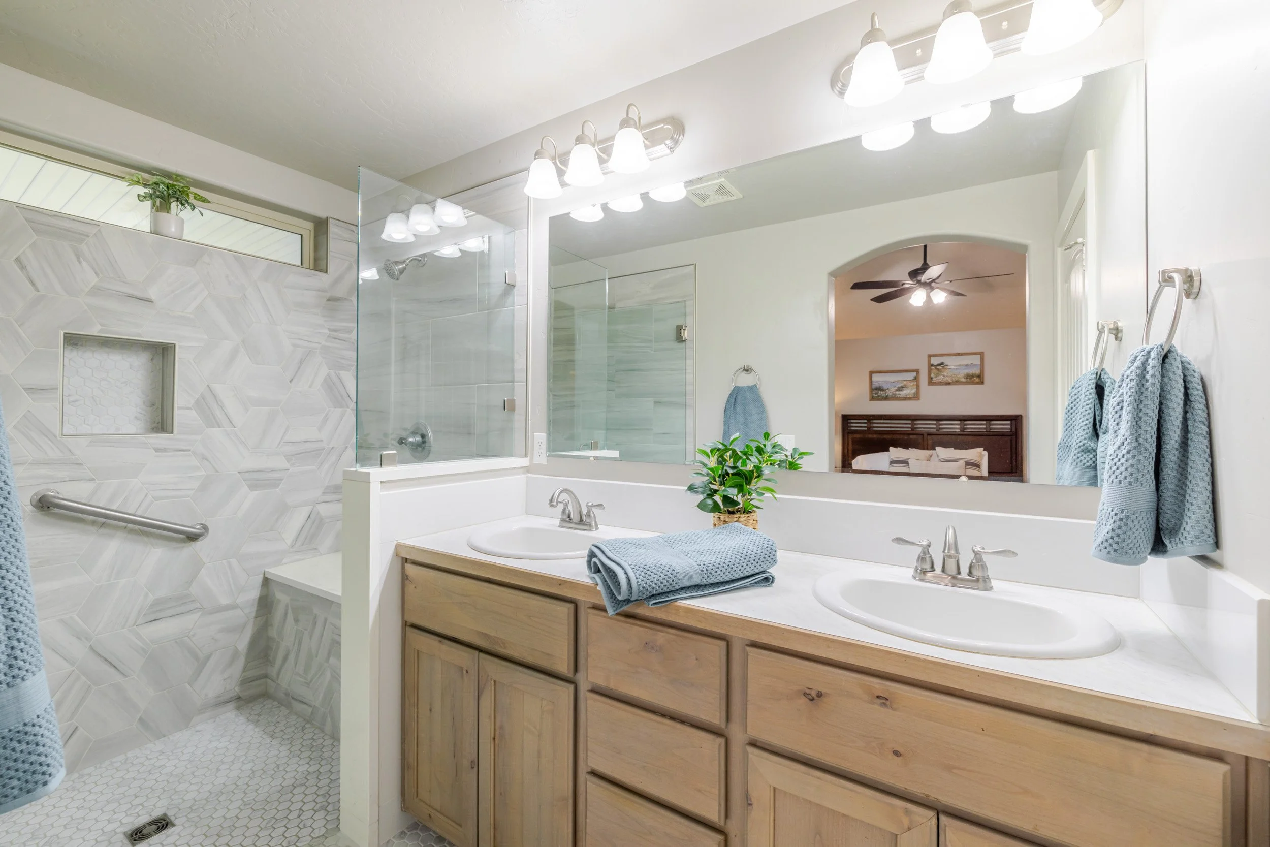 5262 W Los Flores -7.jpg