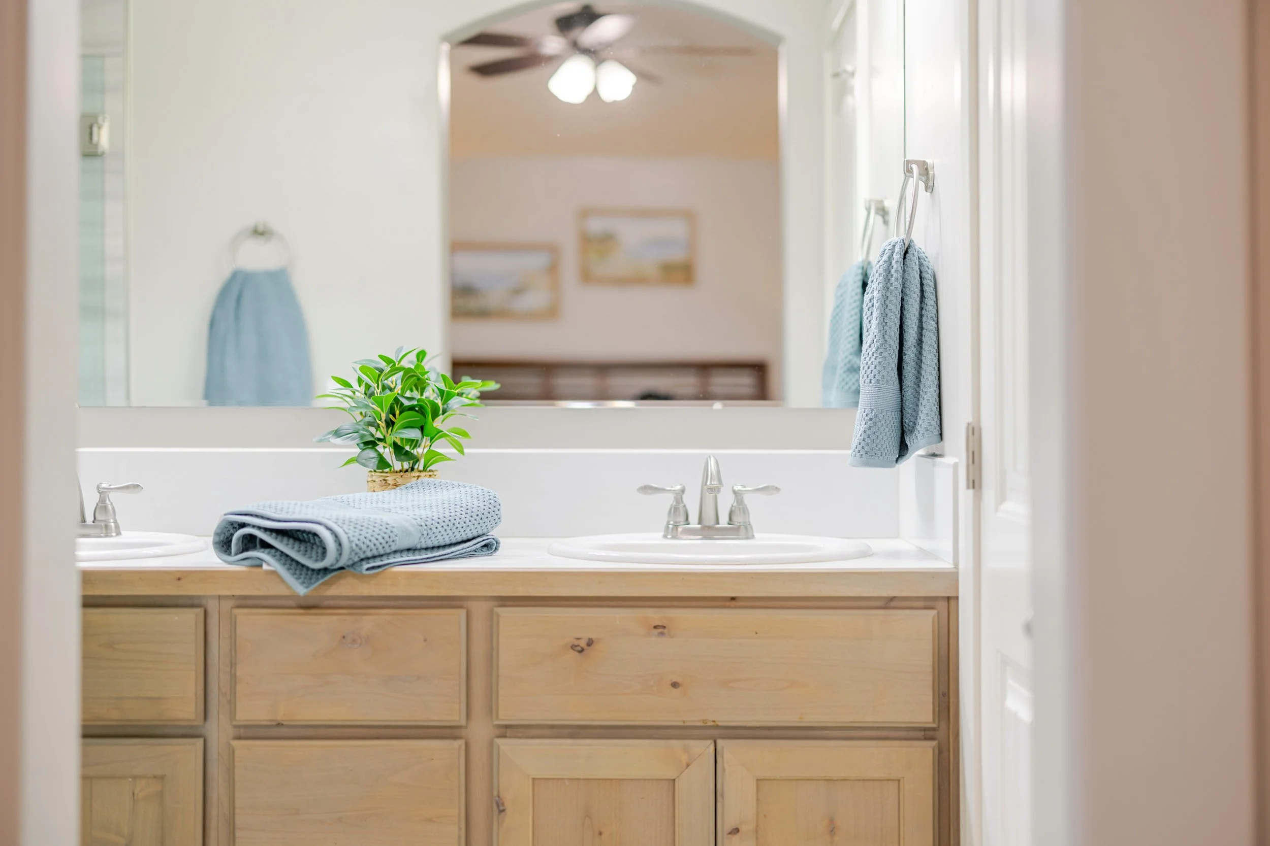 5262 W Los Flores -12.jpg