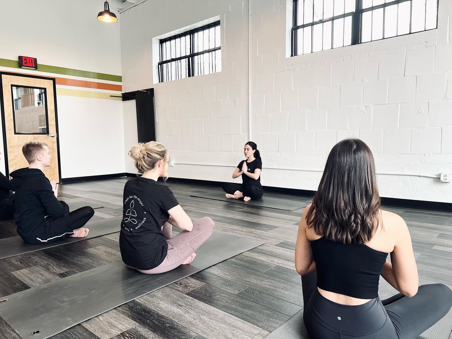 See you tomorrow Nashville!🧘🏻&zwj;♀️

Thank you again to our friends at @innerg_juice_yoga for sharing their beautiful space with us!

#yogaforthesinger #nashvilleyoga #nashvillesinger #yogaforsingers #yogaclass #yogisofinstagram #singersofinstagra