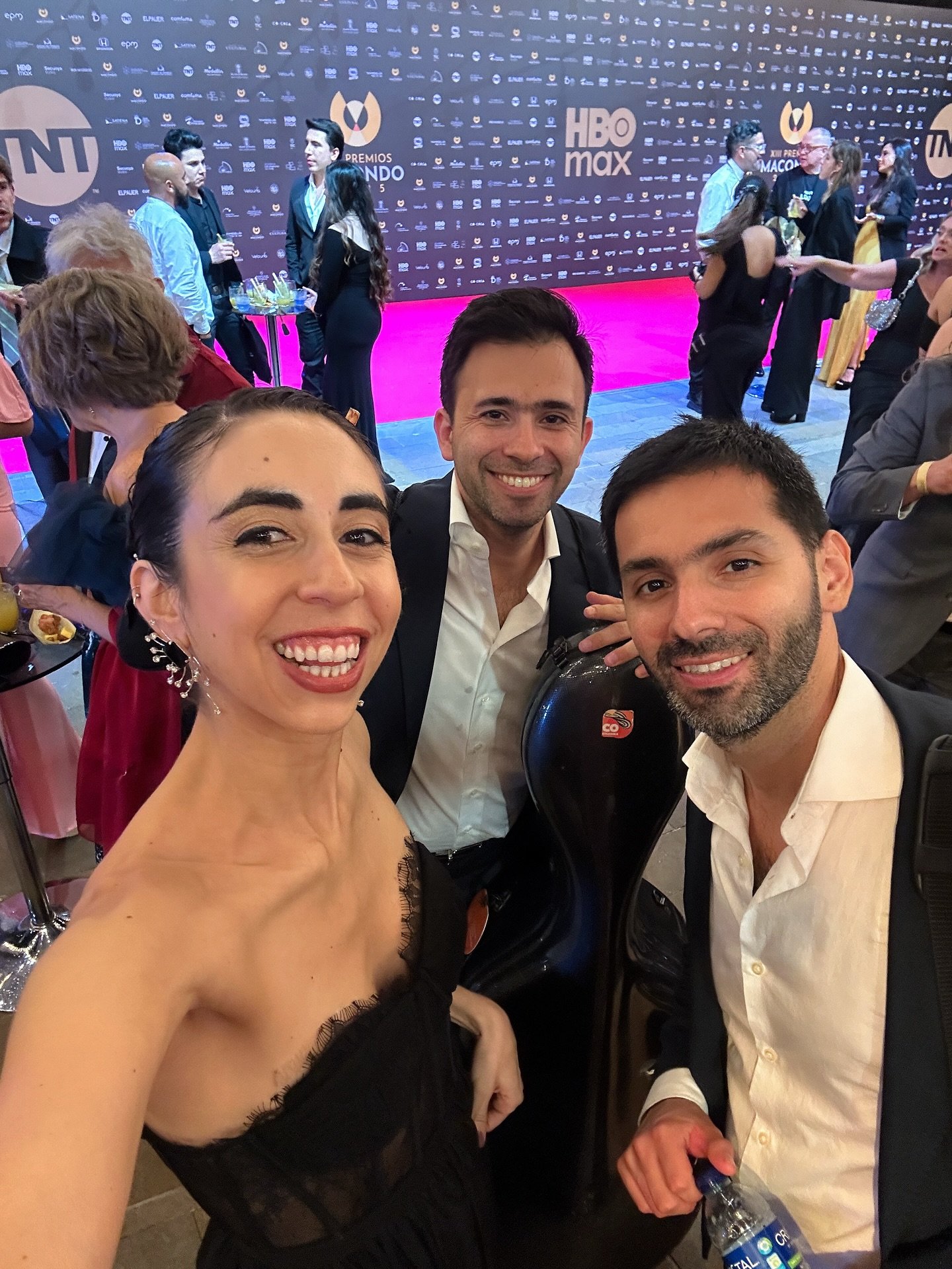 🌟 FILM IS A TEAM SPORT 🌟

@colibri_pelicula 
@academiacolcine 

#PremiosMacondo2025