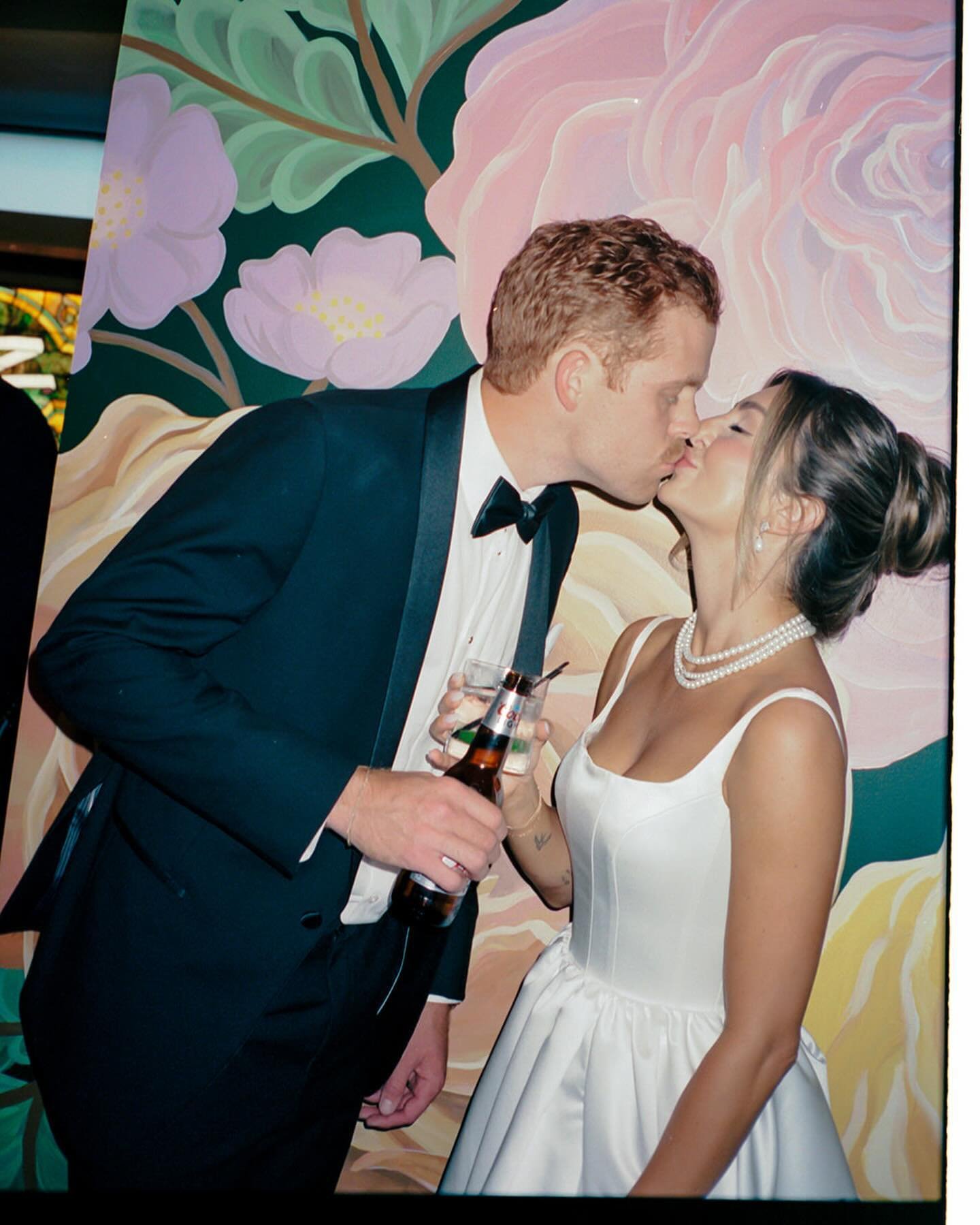Elevate your cocktail hour 🍸 

Anna x Kai

appetizers | @lagocustomevents 
photography | @dianagalay_photo 
planning | @maggiemitchellevents 
venue | @theelliotcle @therosehiproom