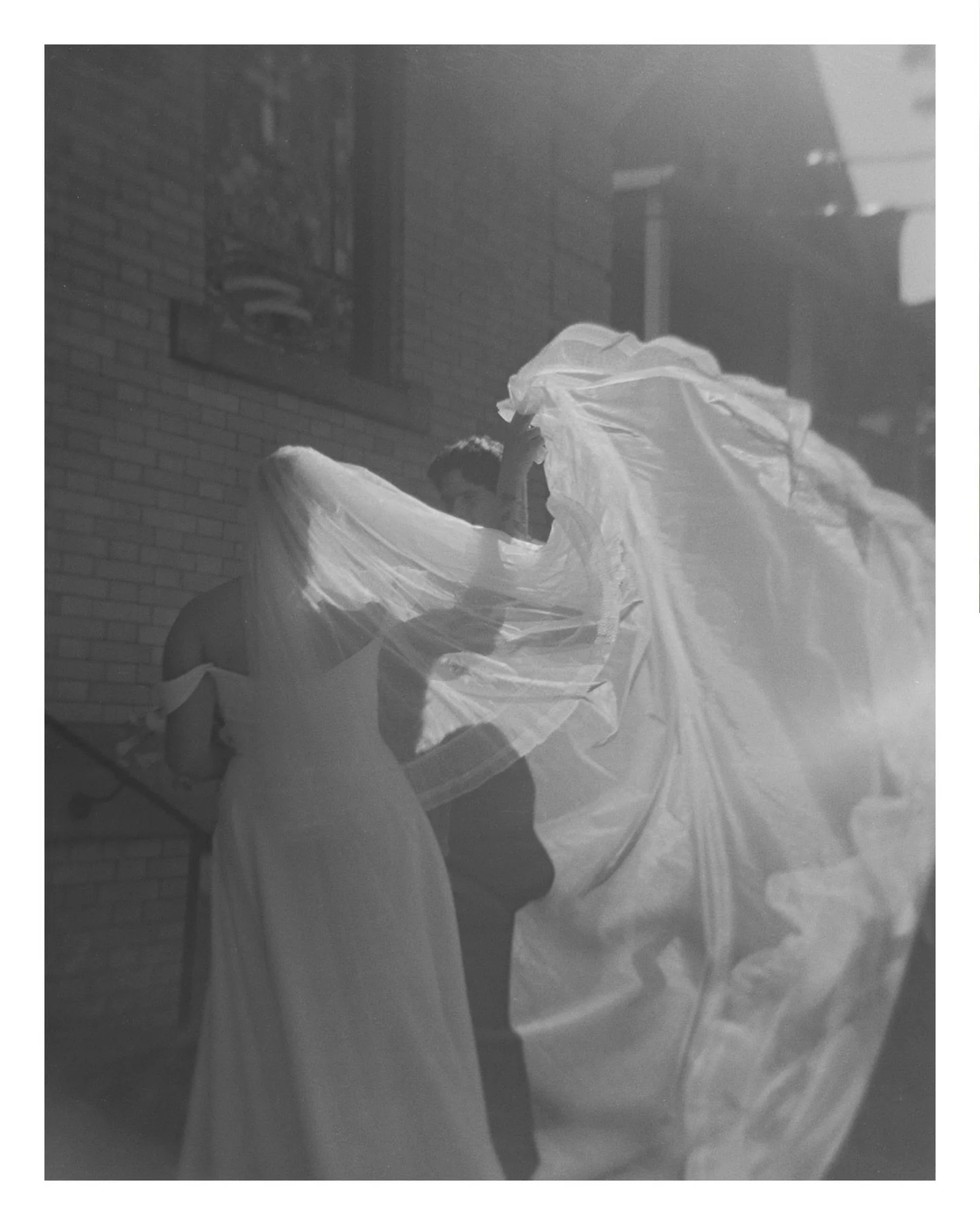 Wuthering Heights offers some serious wedding photo inspo 💘

P.S. What did we think of the movie??? 

photo | @dianagalay_photo, @tiffanyjoyphoto, @kristen_hardesty 

#clevelandweddings #wutheringheights #cleweddings #clewedding #clevelandweddingven