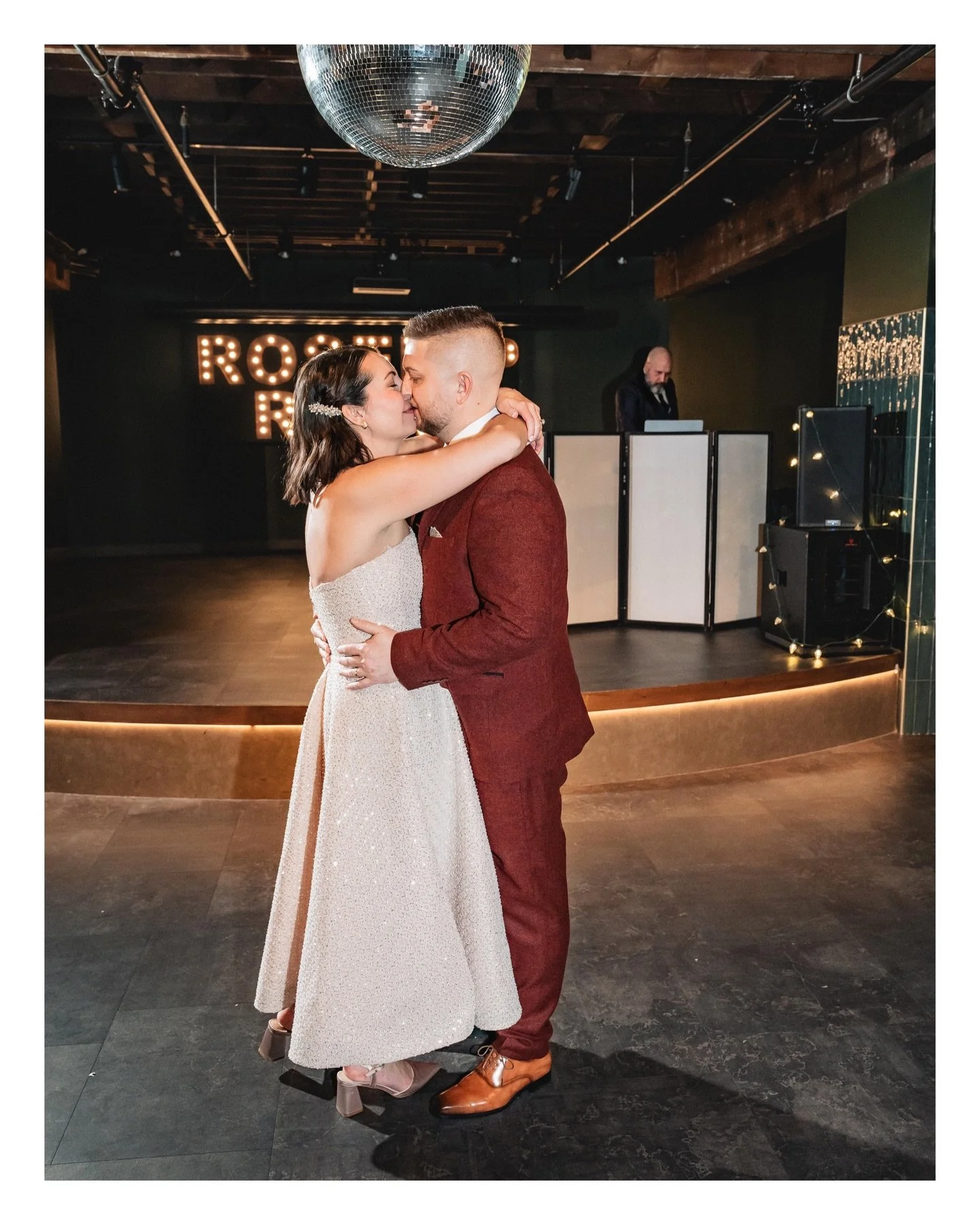 Cheers to Taylor &amp; TJ 🥂 2.21.26 

This dazzling couple knows how to throw a PARTY, complete with live music, pom poms and an ice cream bar!

catering | @atasteofexcellence 
dj | @shawnevansbrewster 
florist | @silverlake_florist 
photo | @andrea