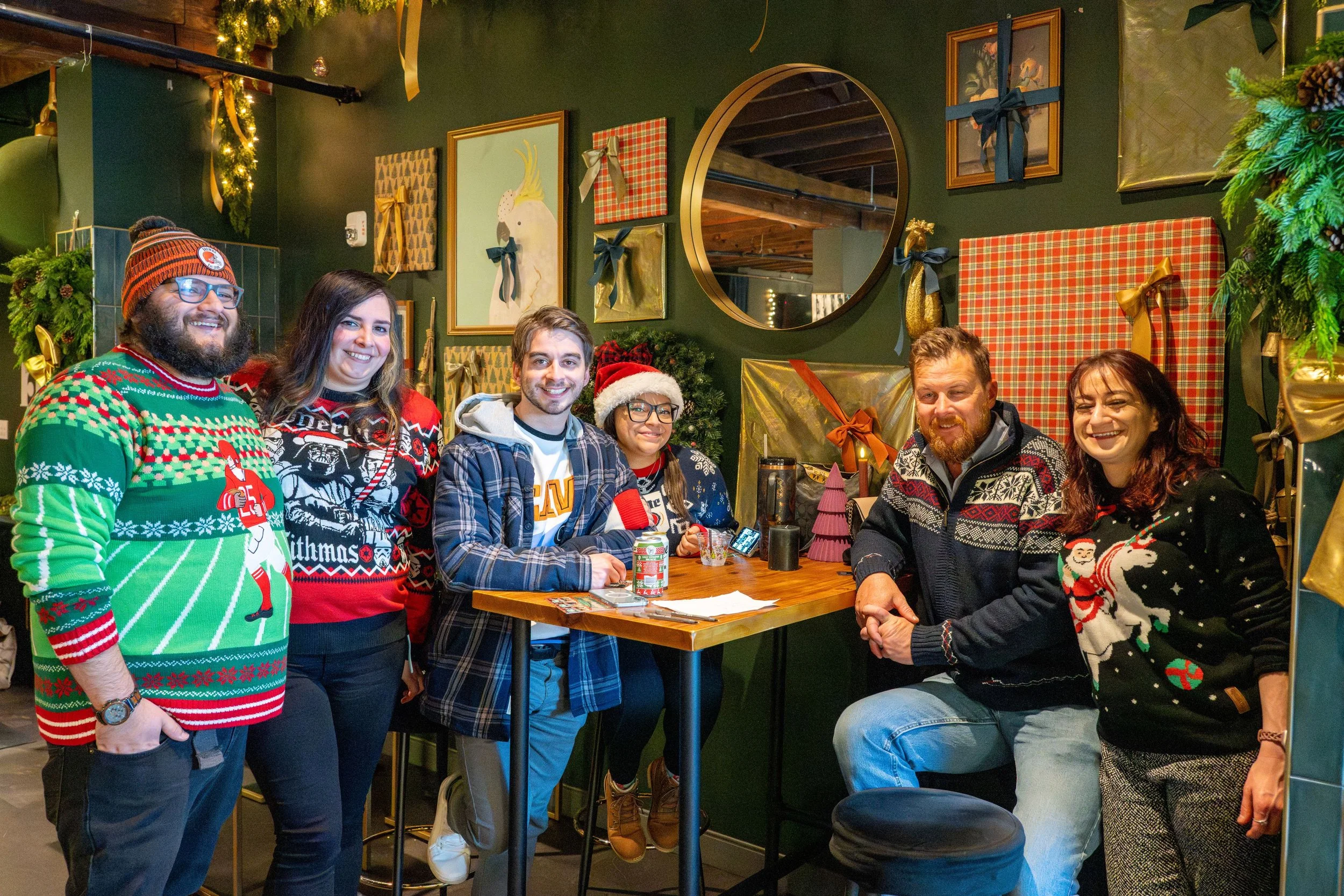 GoodTidingsBarHolidayTrivia-12.20.25-168.jpg